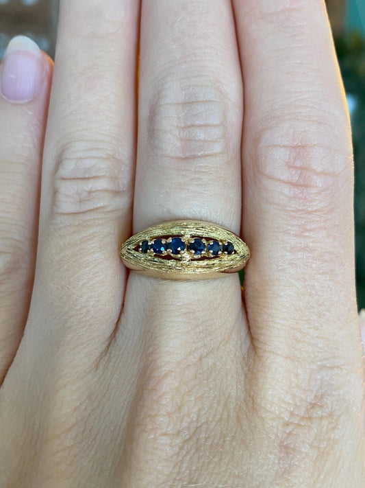 Vintage Solid 18k Yellow Gold Blue Sapphire Row Designed Ring Band - Size 6.25