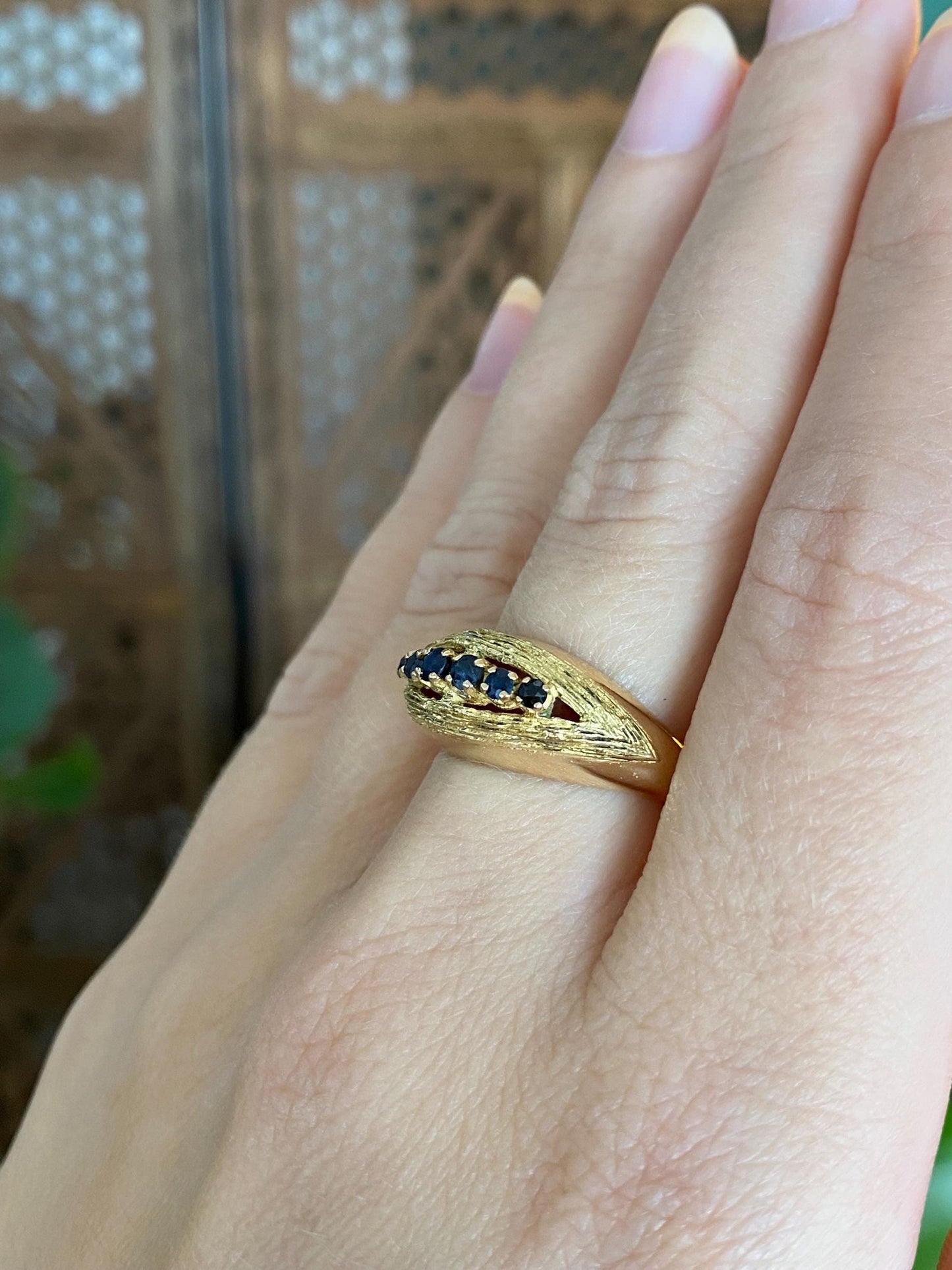 Vintage Solid 18k Yellow Gold Blue Sapphire Row Designed Ring Band - Size 6.25