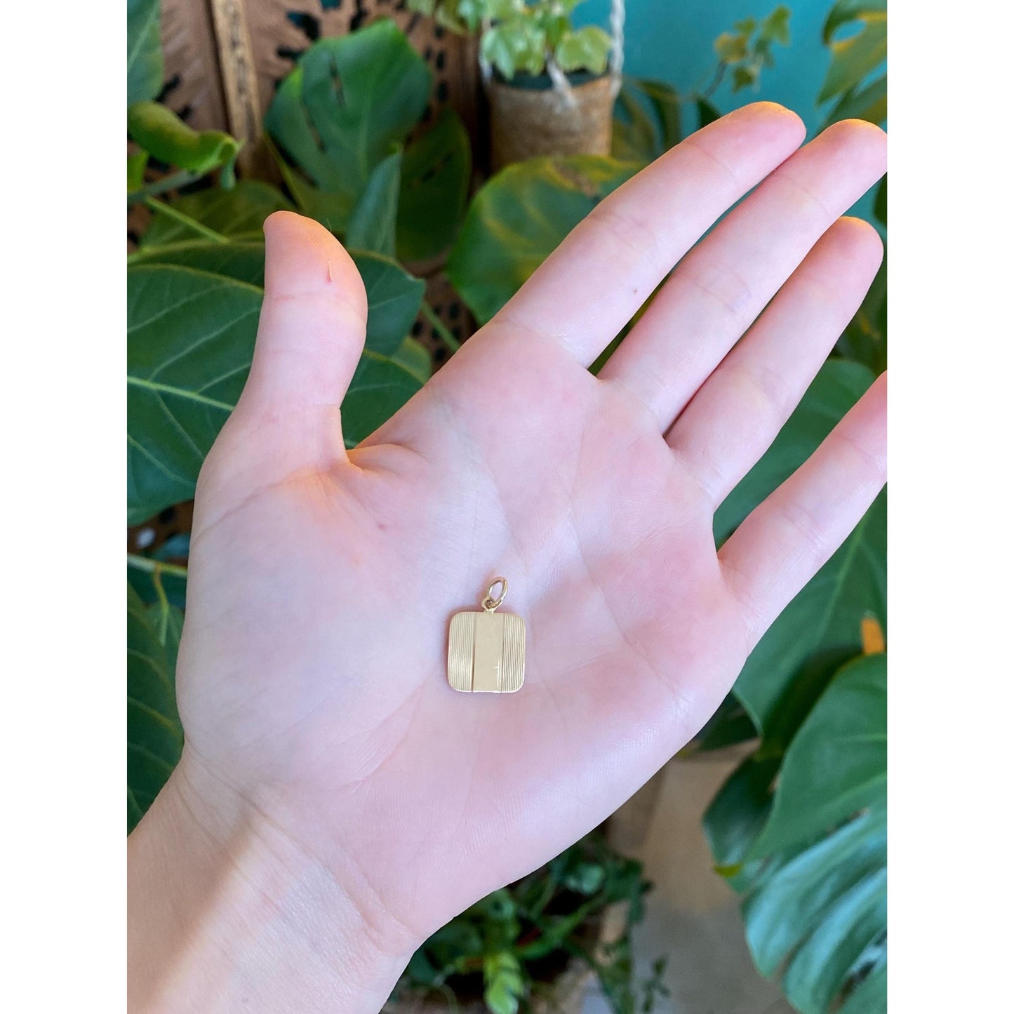 Vintage Solid 14k Yellow Gold Lined Design Cufflink Conversion Charm