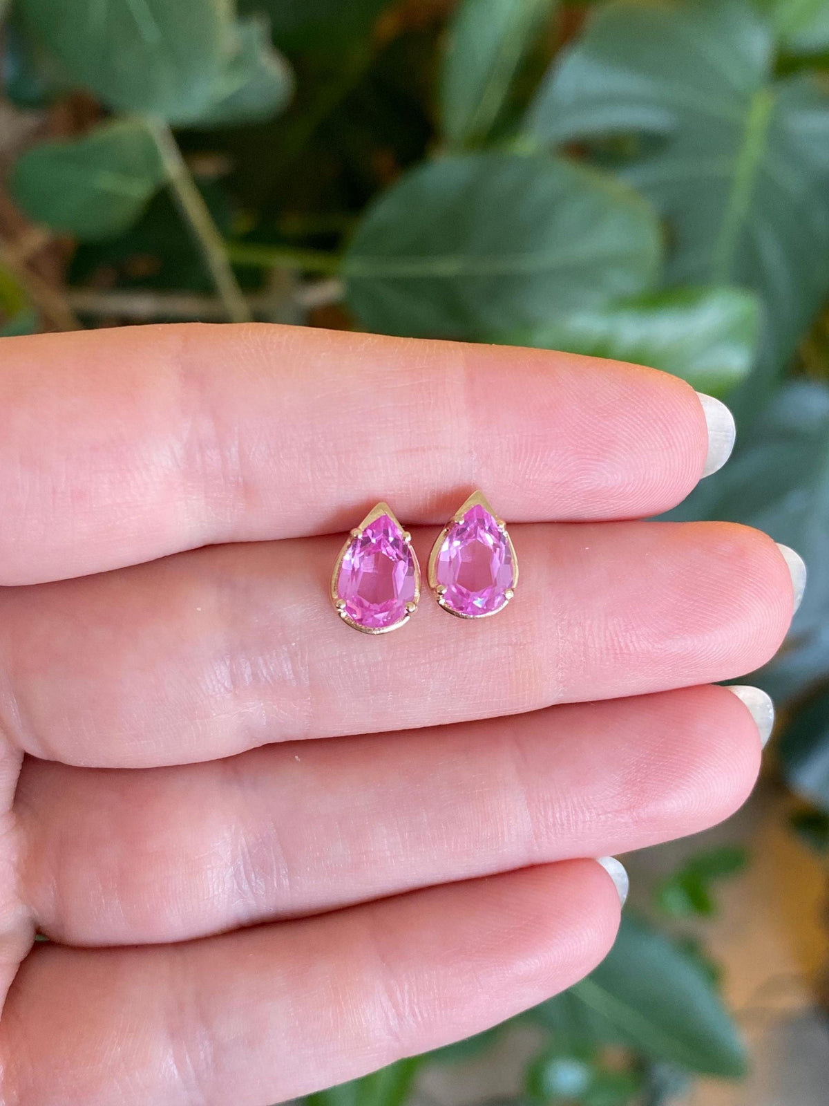 Vintage Solid 14k Yellow Gold Pink Sapphire Teardrop Stud Earrings