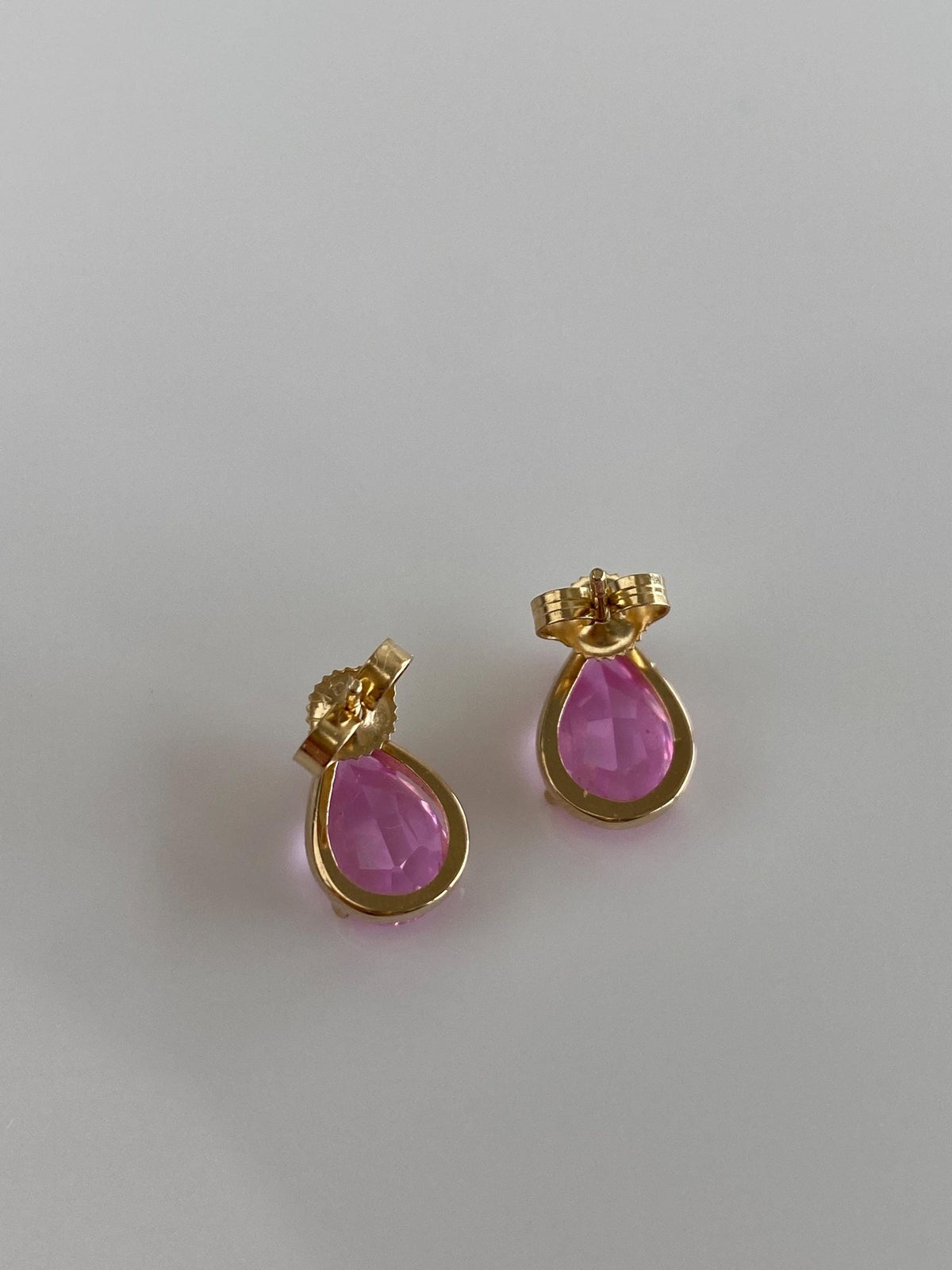 Vintage Solid 14k Yellow Gold Pink Sapphire Teardrop Stud Earrings