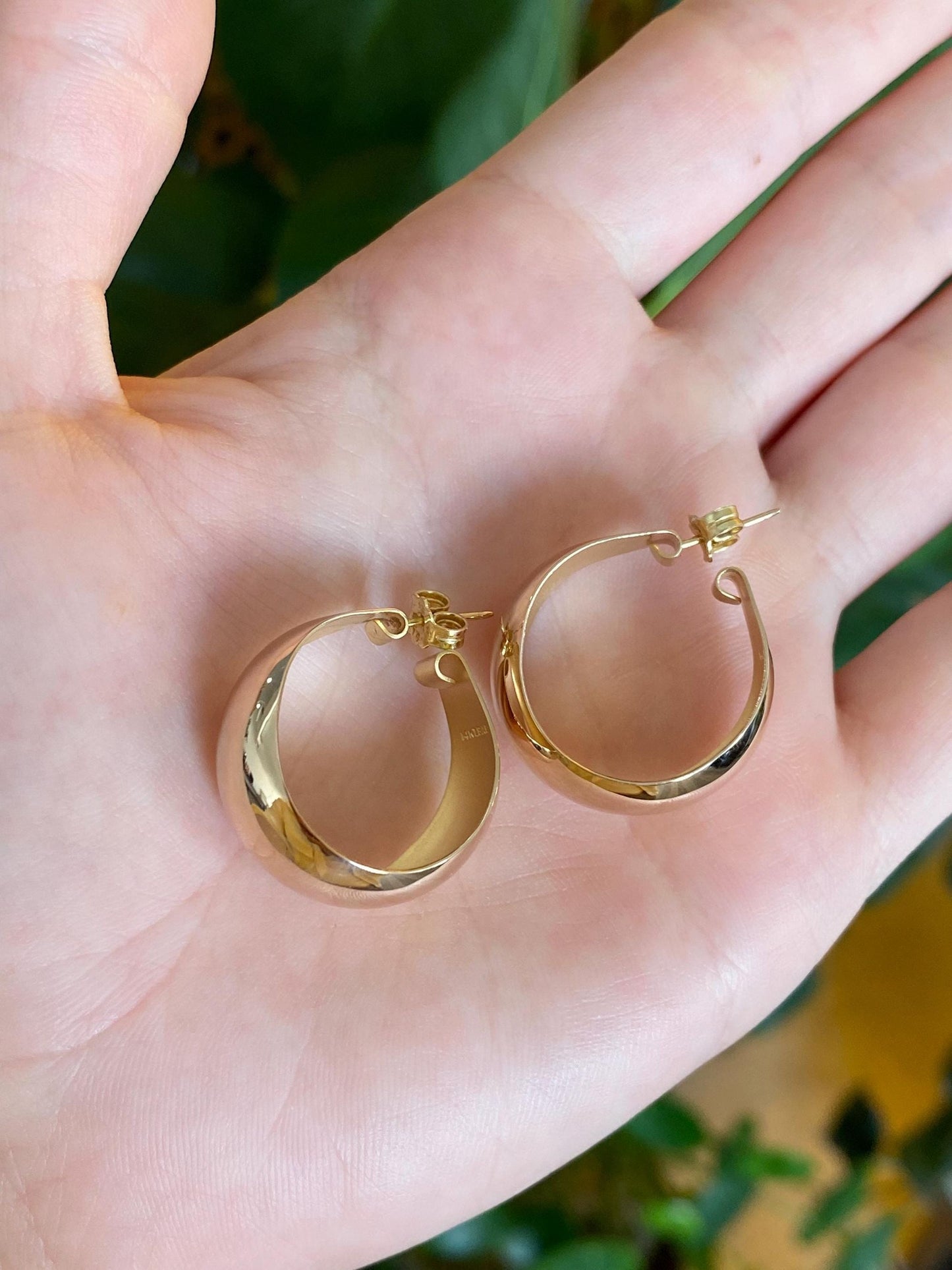 Vintage Solid 14k Yellow Gold Chunky Tapered Hoop Earrings