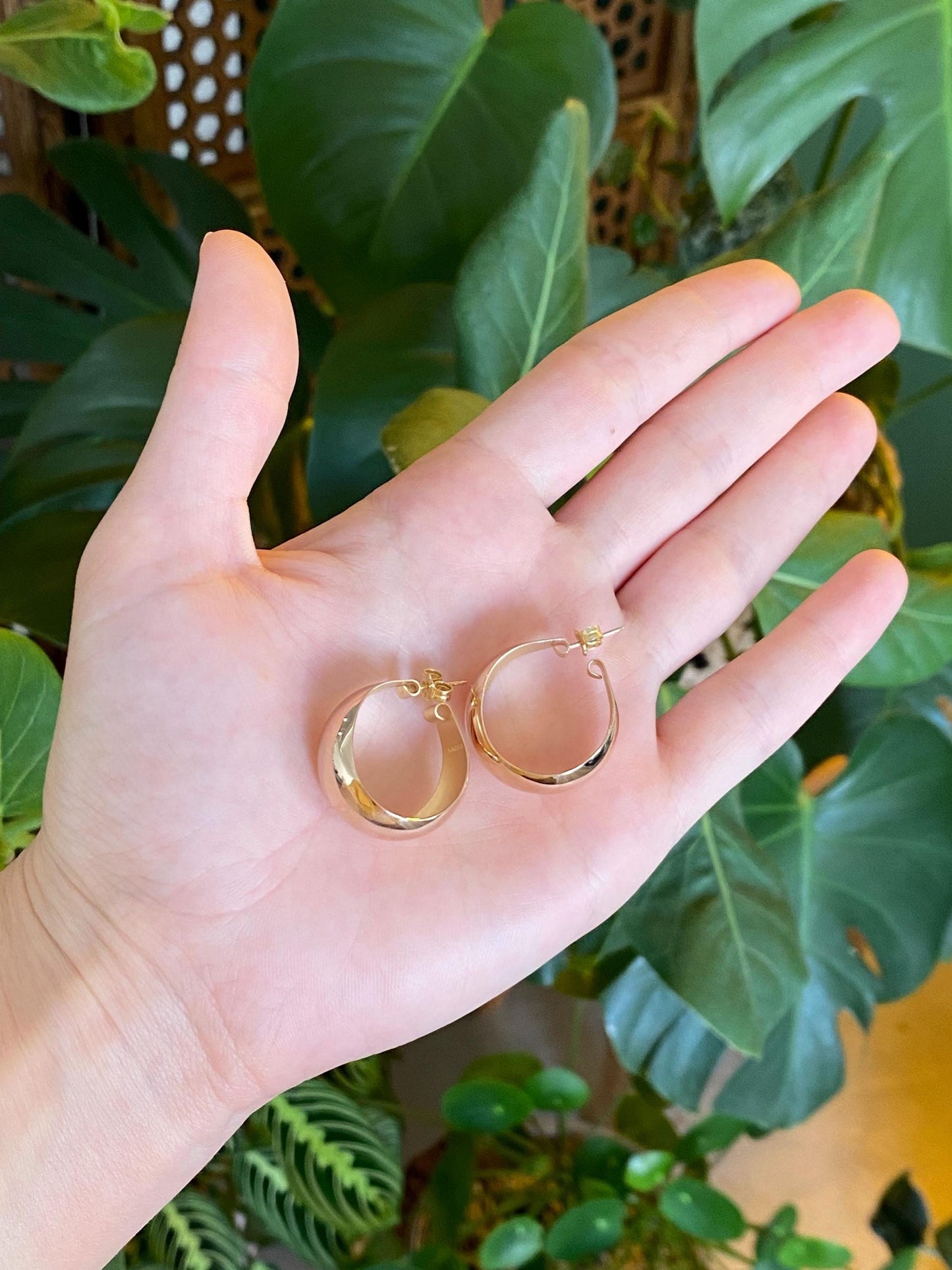 Vintage Solid 14k Yellow Gold Chunky Tapered Hoop Earrings