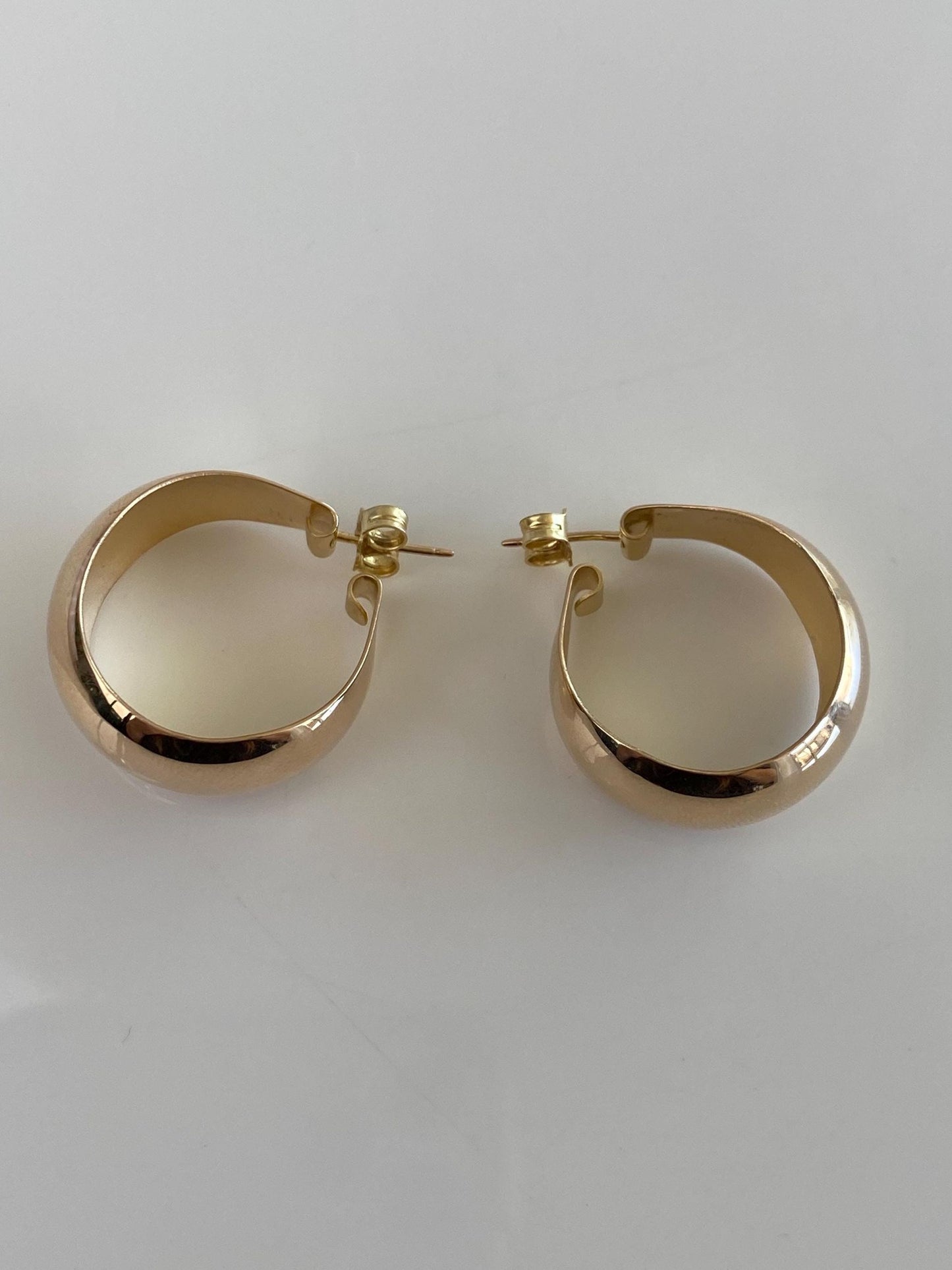 Vintage Solid 14k Yellow Gold Chunky Tapered Hoop Earrings