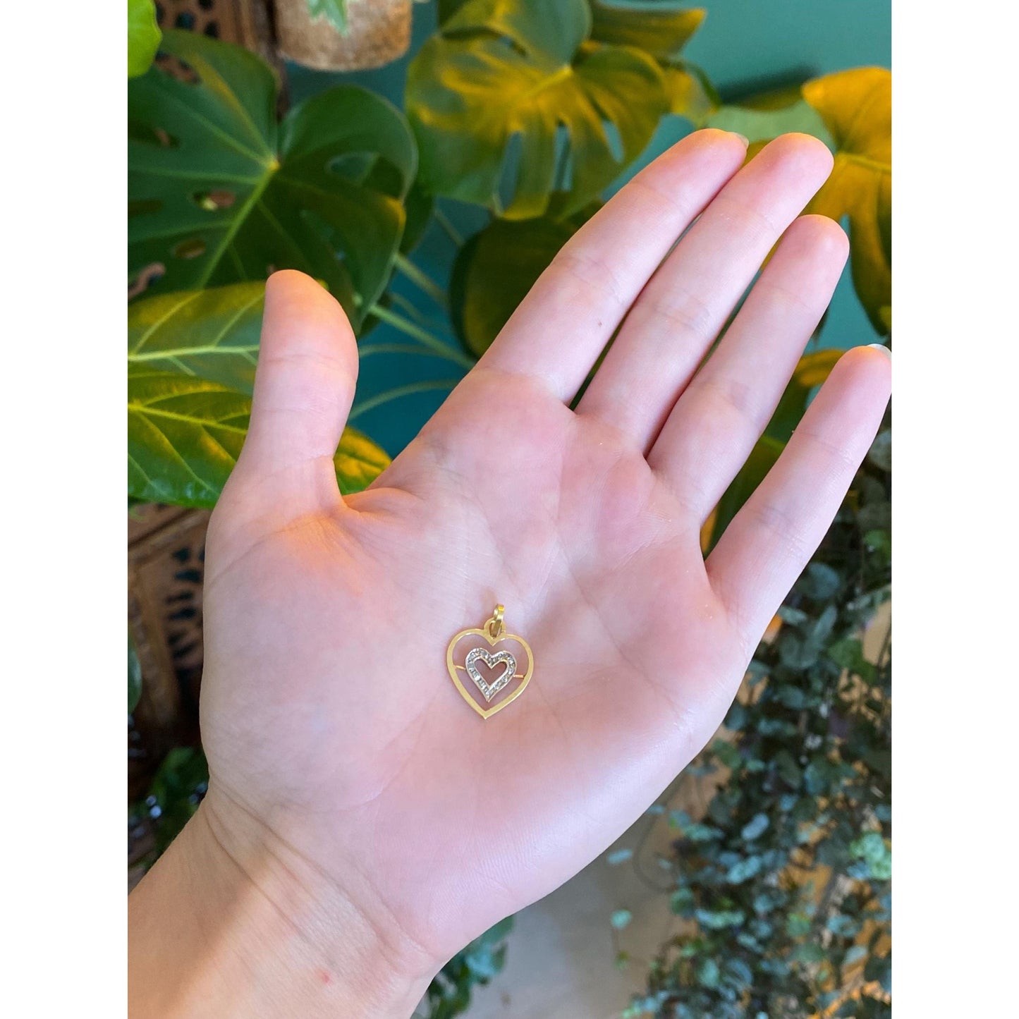 Vintage Solid 18k Yellow Gold Diamond Heart Charm