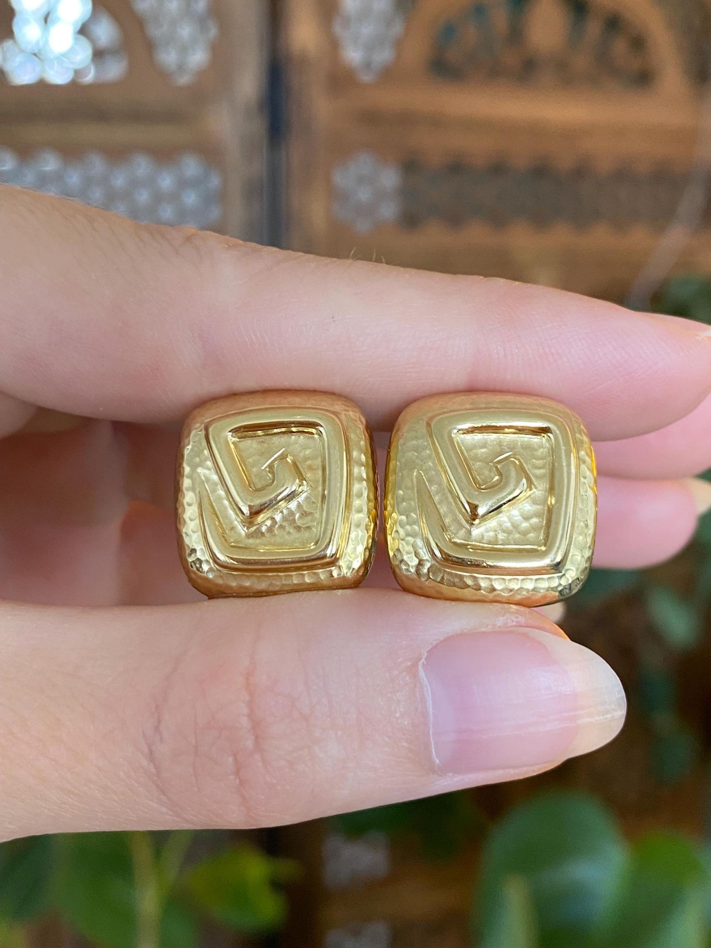 Vintage 18k Yellow Gold Designed Domed Square Drop Earrings