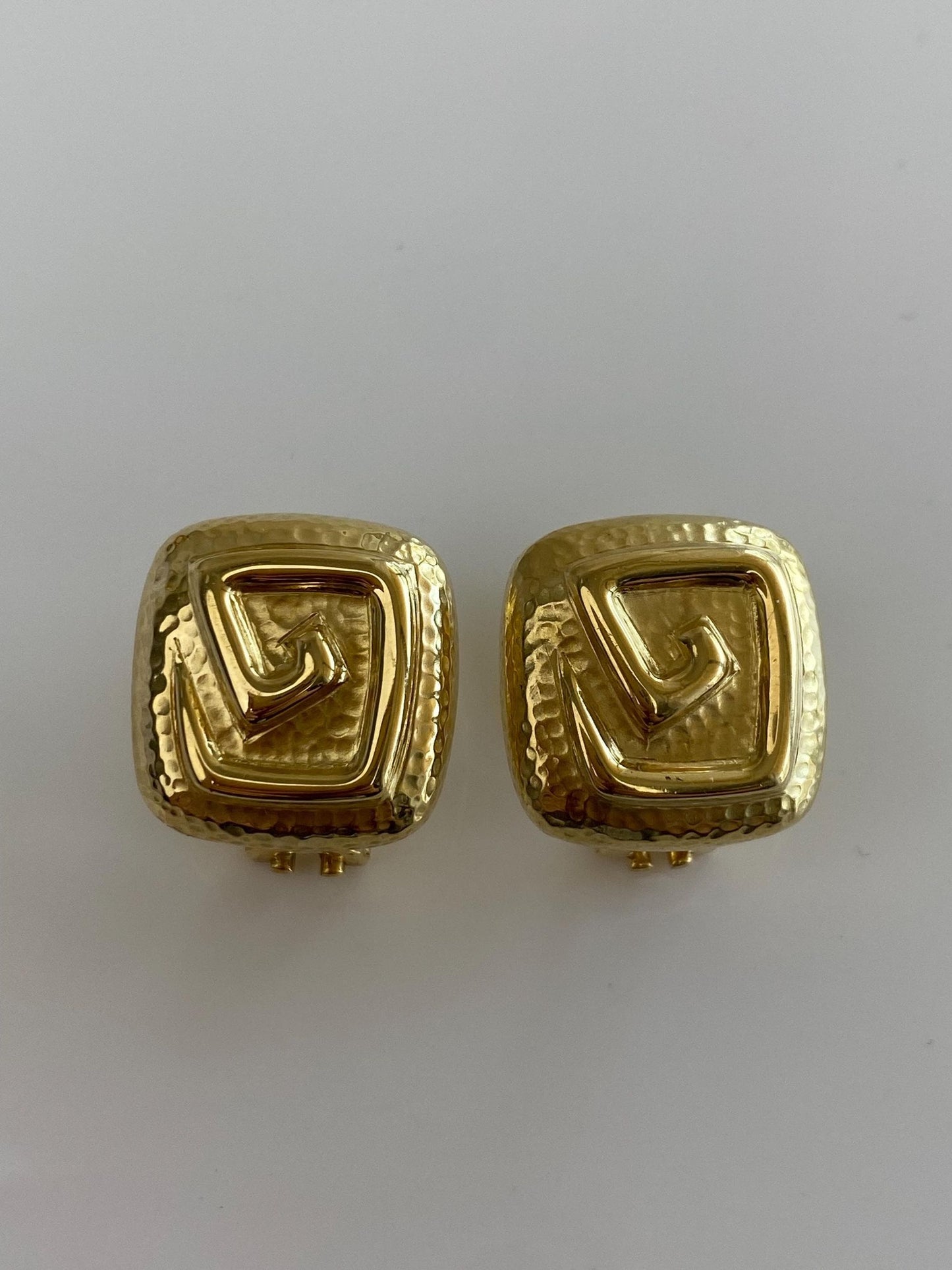 Vintage 18k Yellow Gold Designed Domed Square Drop Earrings