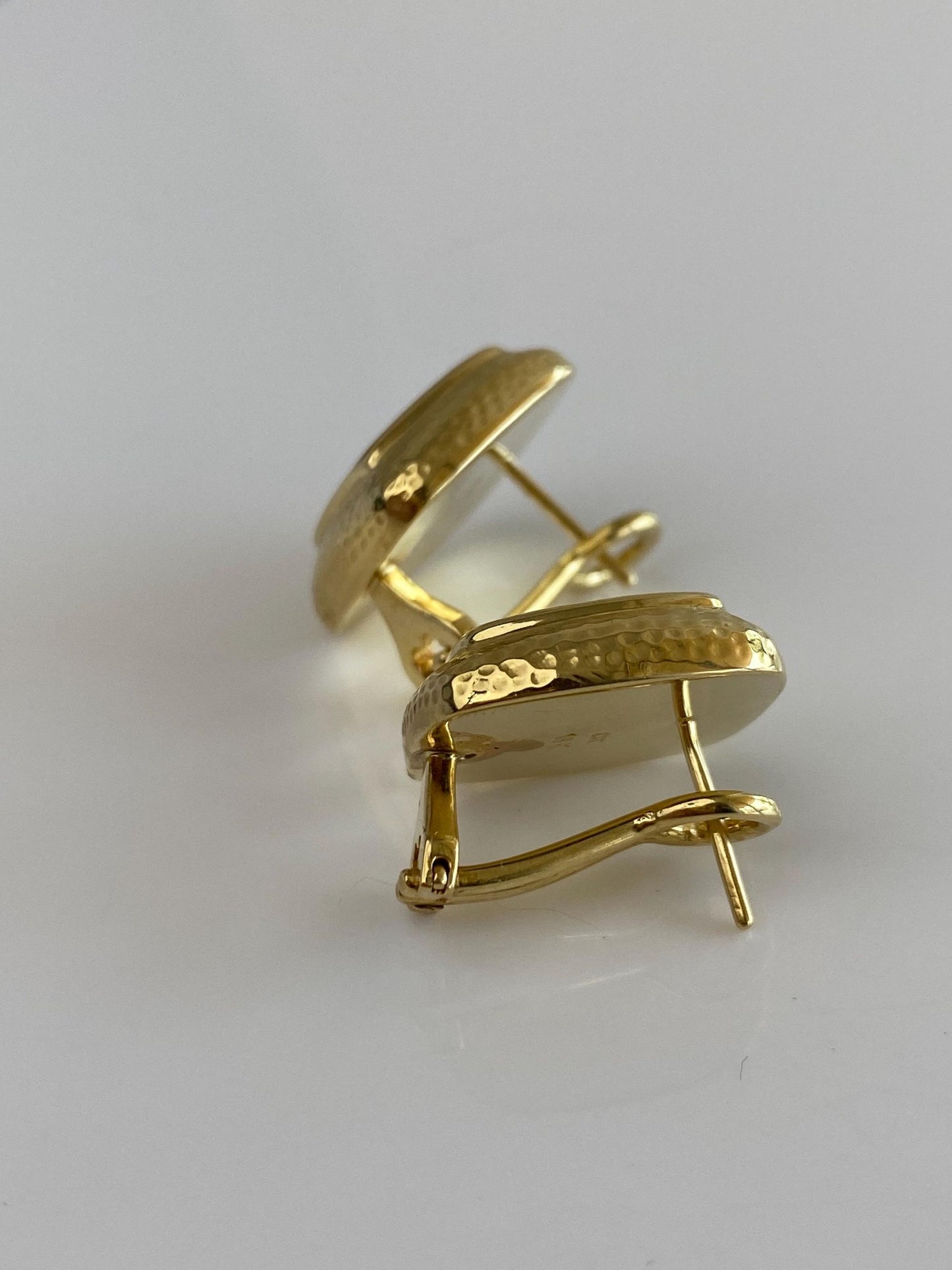Vintage 18k Yellow Gold Designed Domed Square Drop Earrings