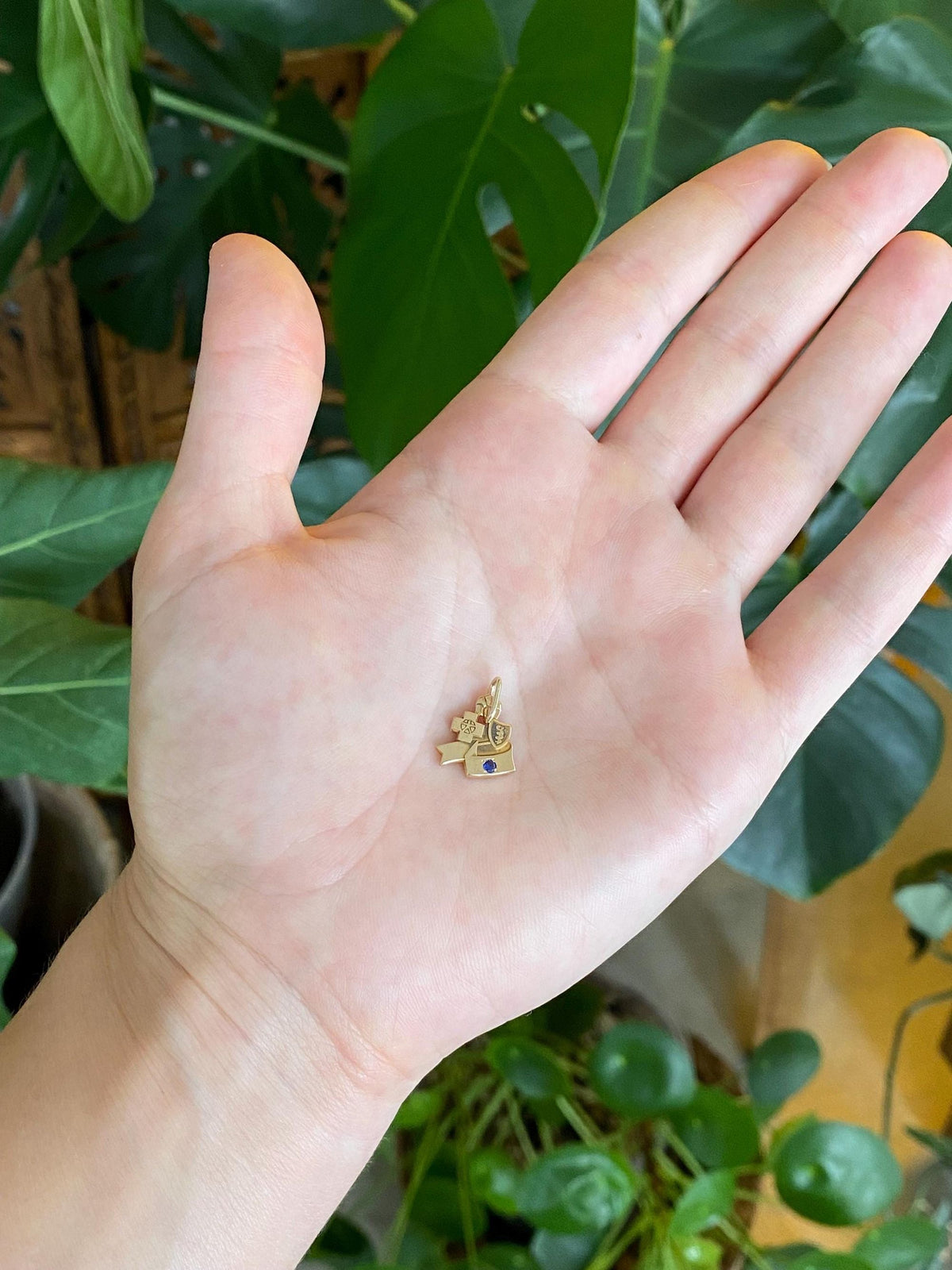Vintage Solid 14k Yellow Gold Blue Sapphire Nursing Charm