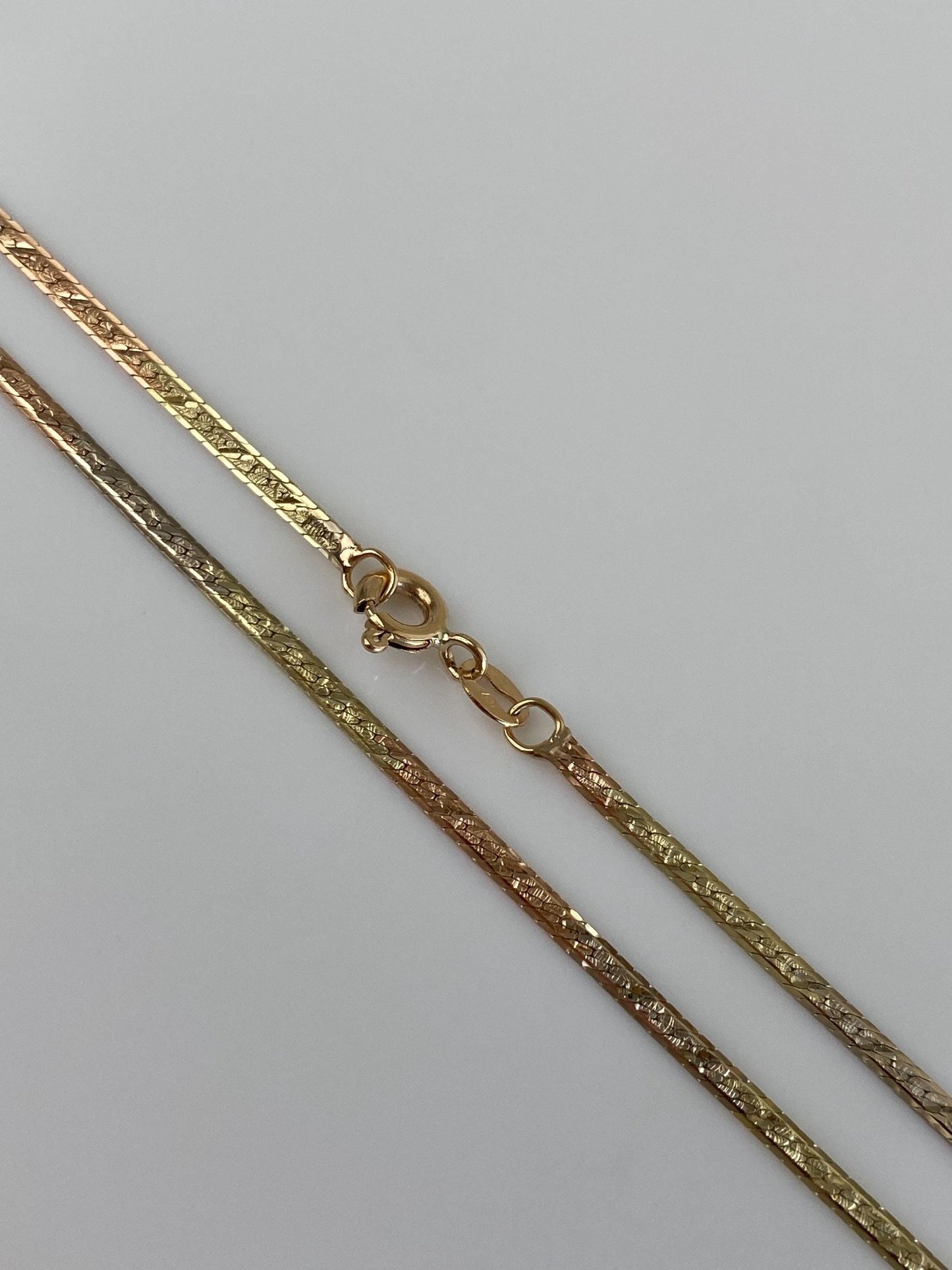 Vintage Solid 14k Tri Tone Gold Pattern Herringbone Chain Necklace - 23.75 inches