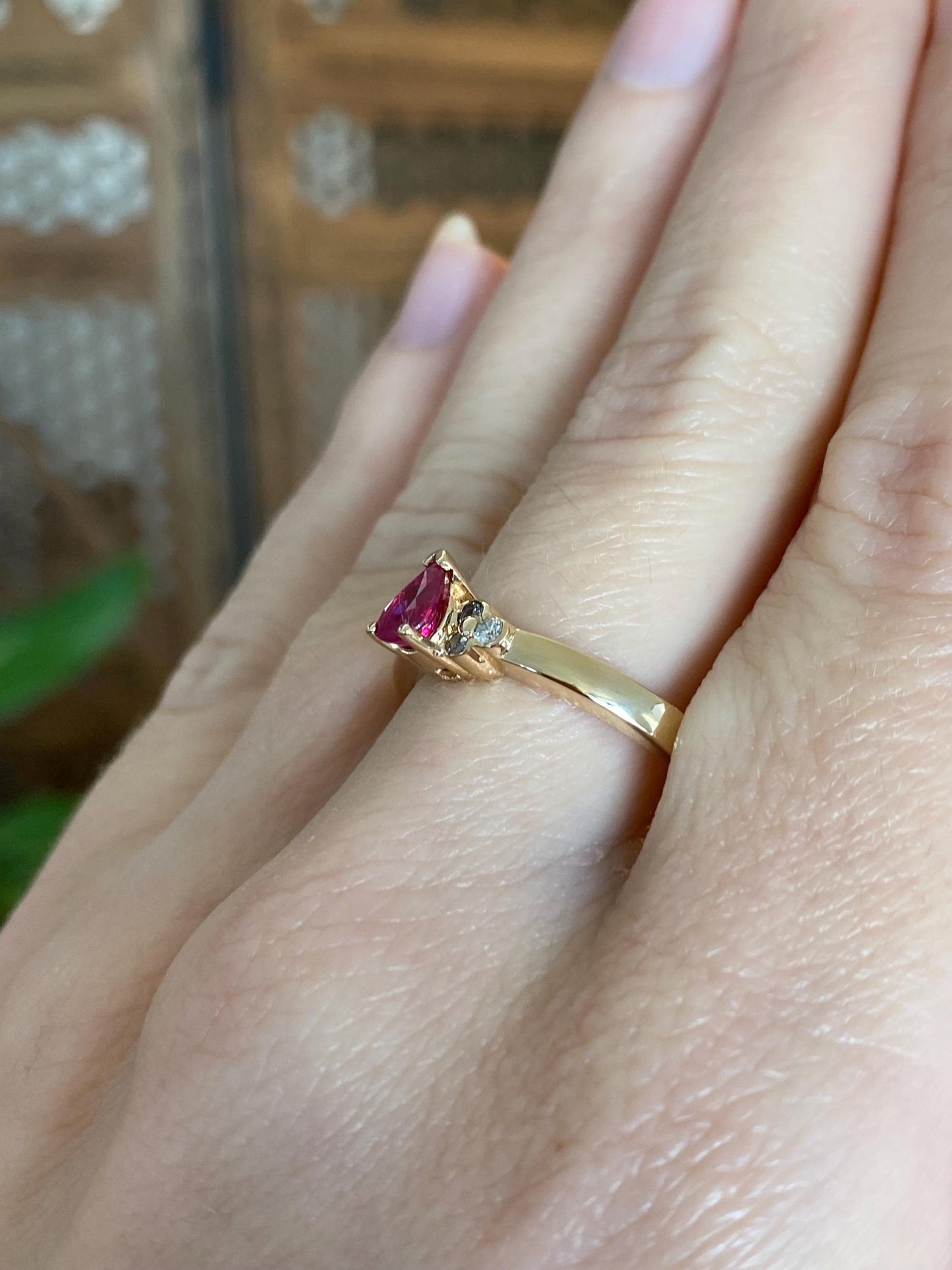 Vintage Solid 14k Yellow Gold Diamond Ruby Teardrop Ring - Size 9.75