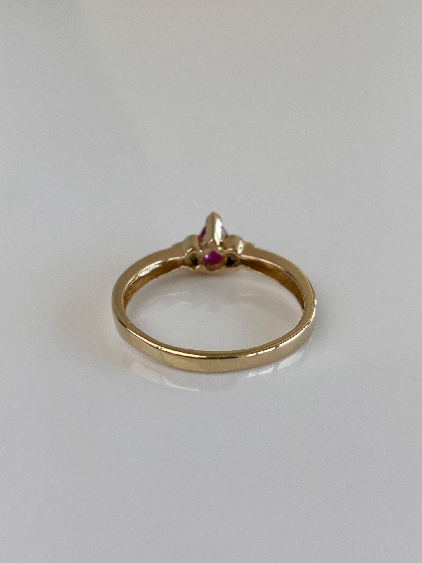 Vintage Solid 14k Yellow Gold Diamond Ruby Teardrop Ring - Size 9.75