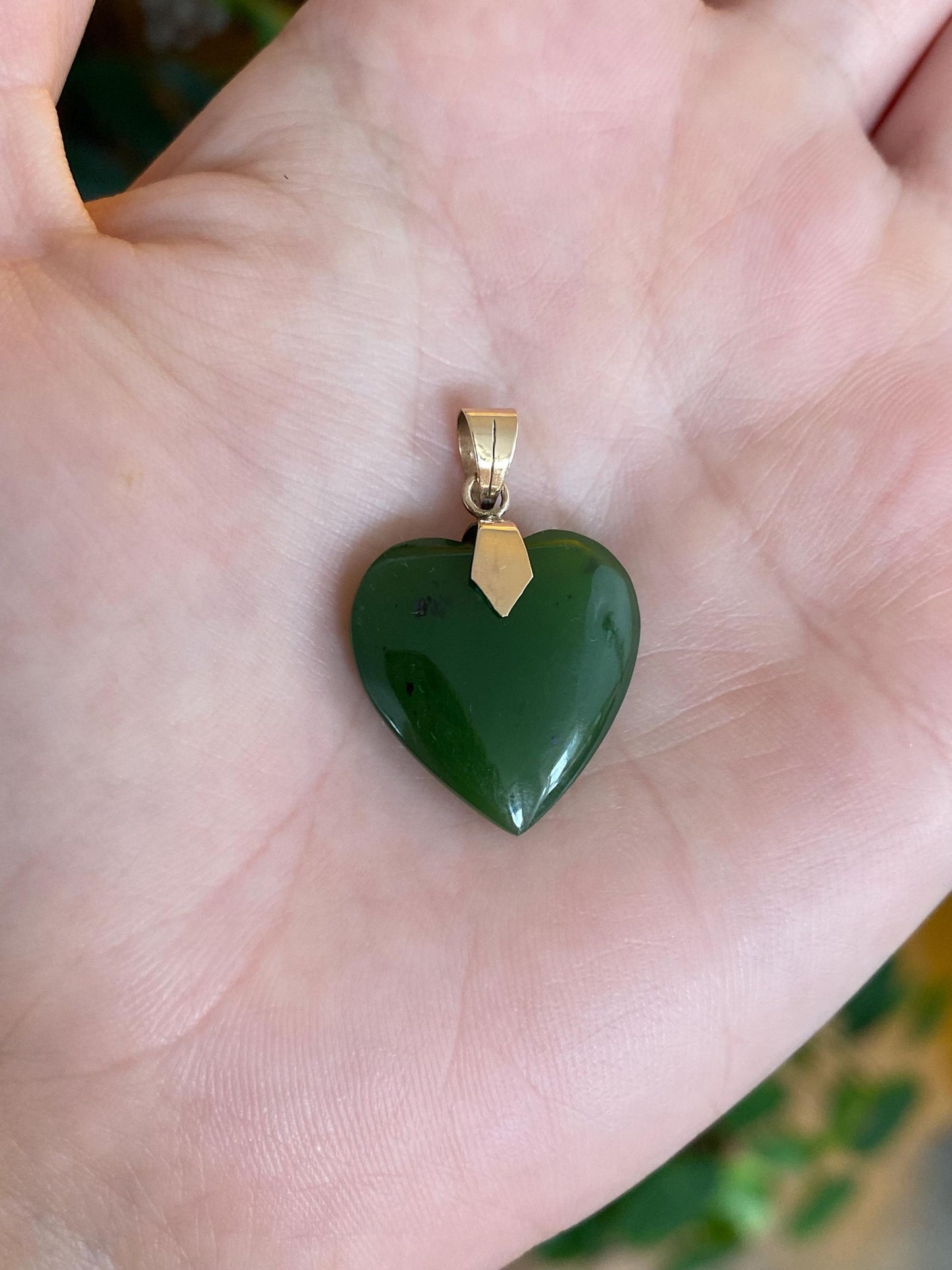 Vintage Solid 9k Yellow Gold Nephrite Heart Charm