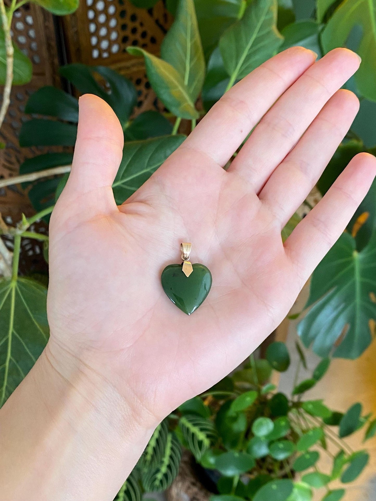 Vintage Solid 9k Yellow Gold Nephrite Heart Charm