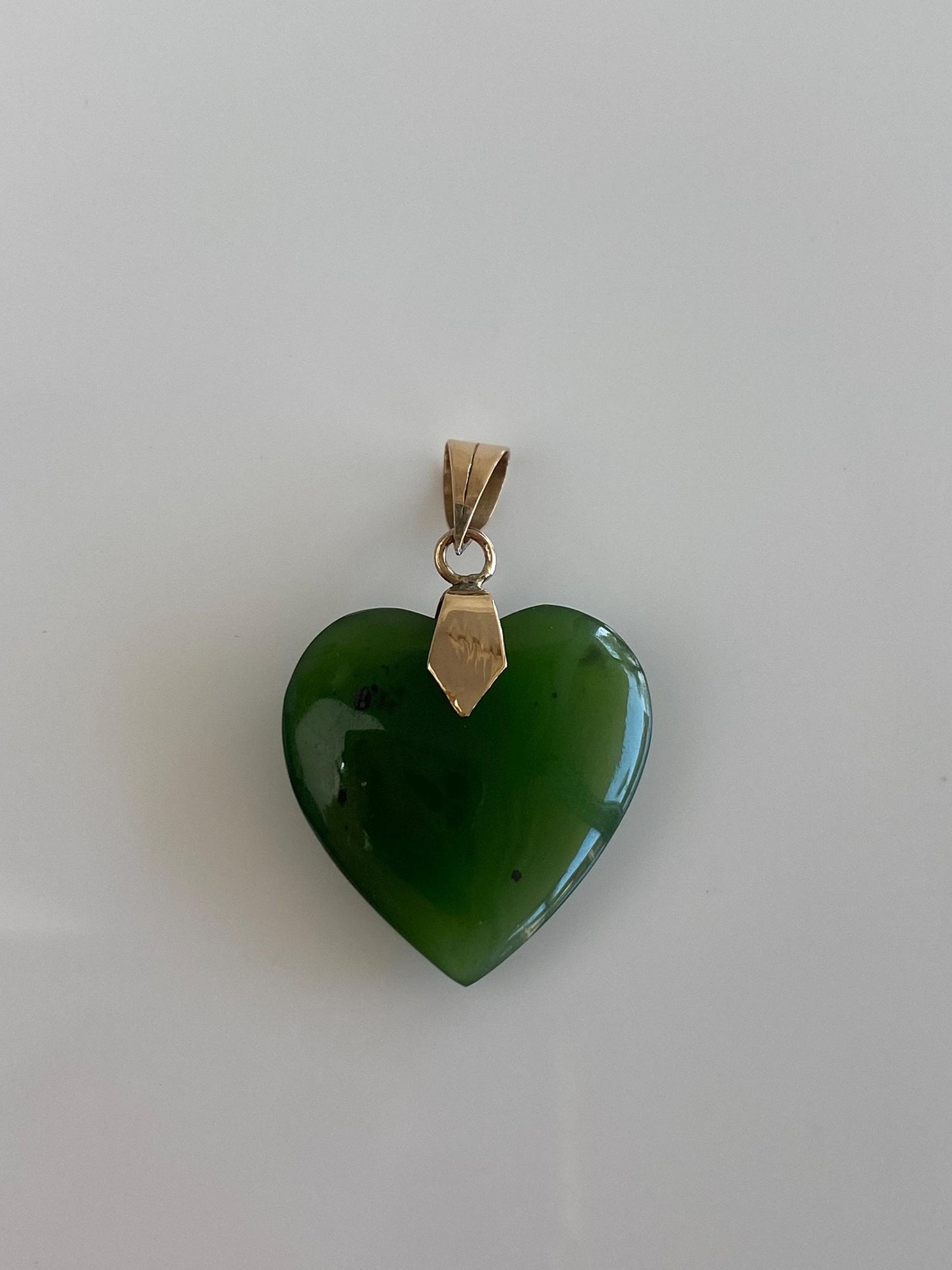 Vintage Solid 9k Yellow Gold Nephrite Heart Charm
