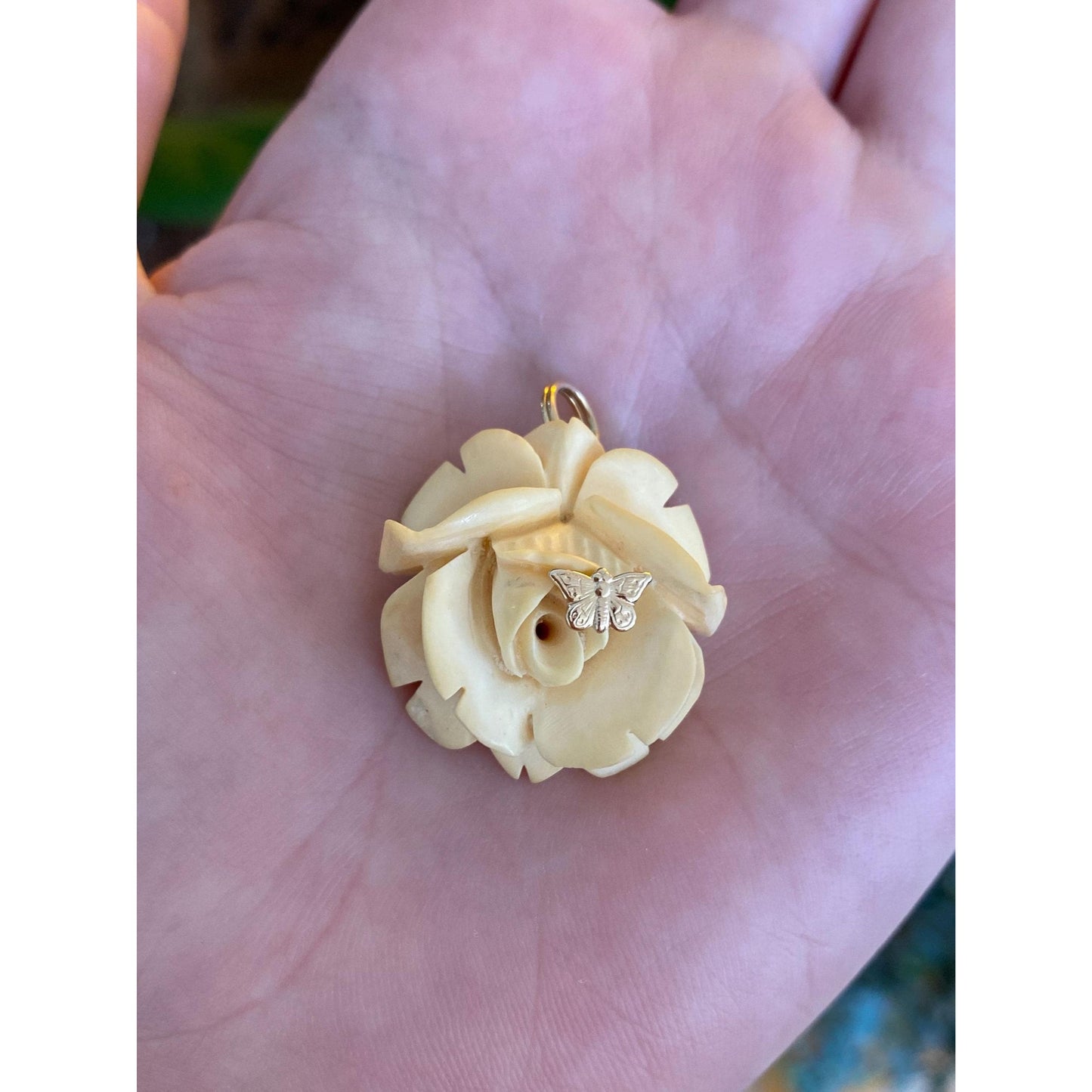Vintage Solid 14k Yellow Gold Carved Flower Butterfly Charm