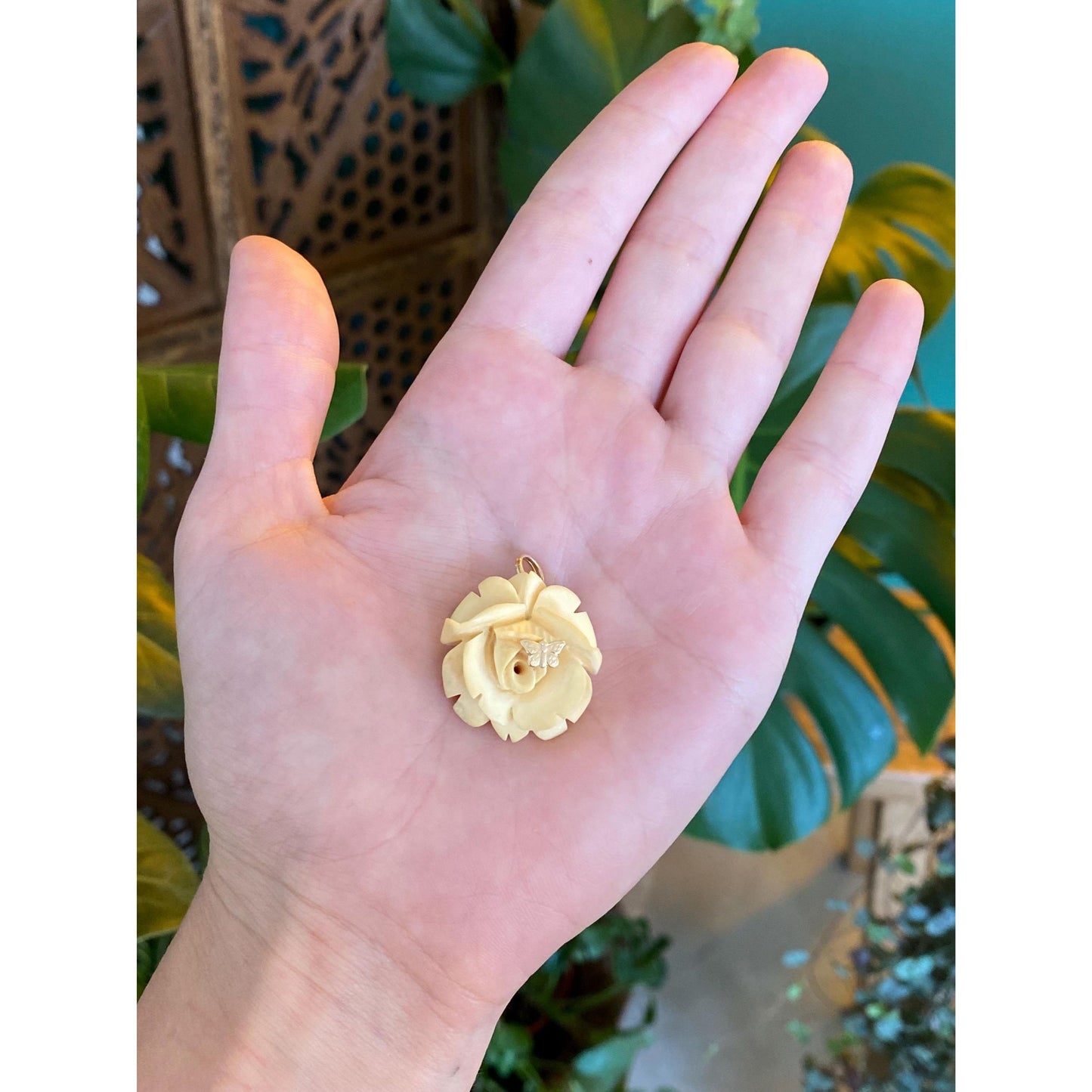 Vintage Solid 14k Yellow Gold Carved Flower Butterfly Charm