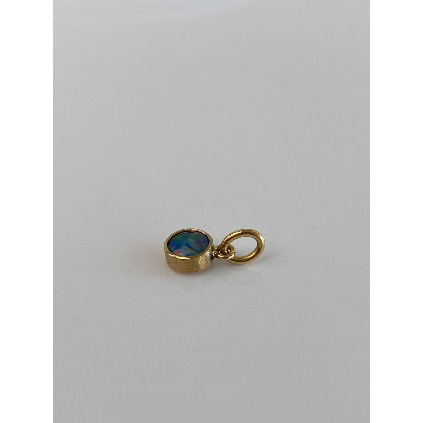 Vintage Solid 18k Yellow Gold Opal Charm