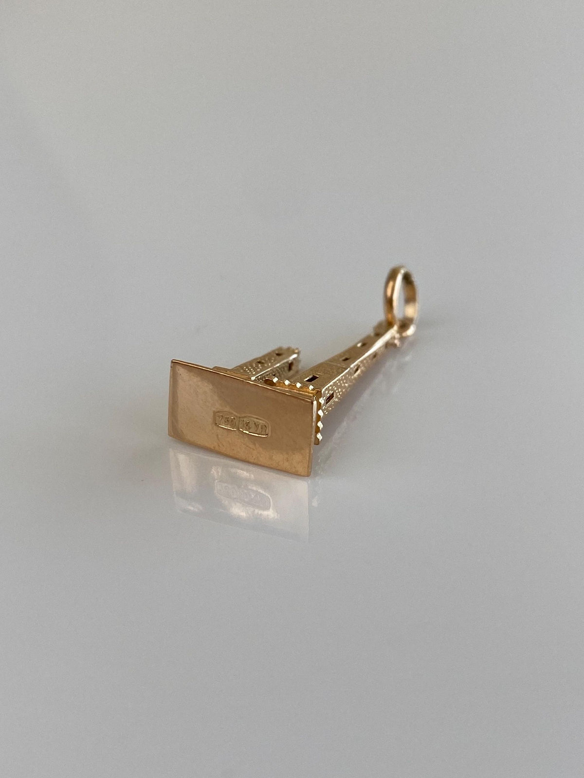 Vintage 18k Yellow Gold Towers Building Charm
