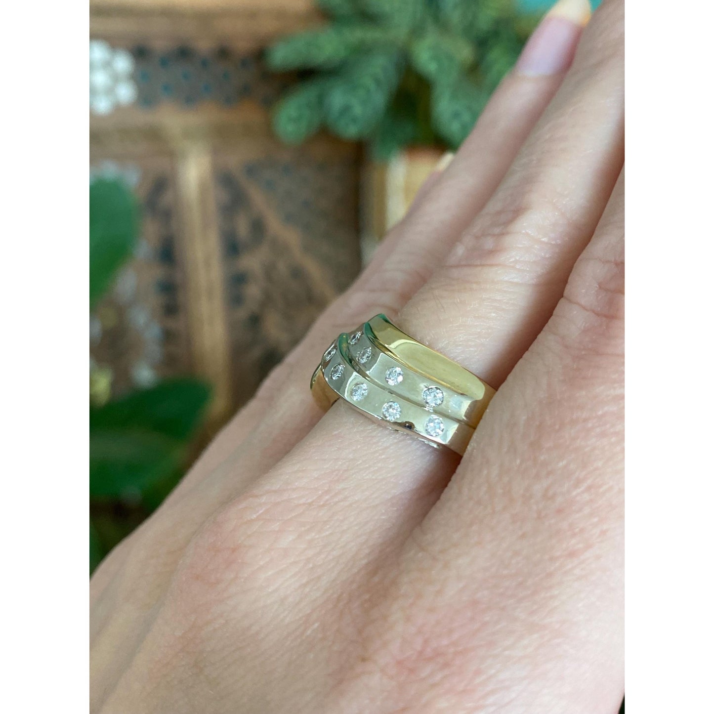 Vintage Solid 14k White & Yellow Gold Diamond Ring Band - Size 8.25