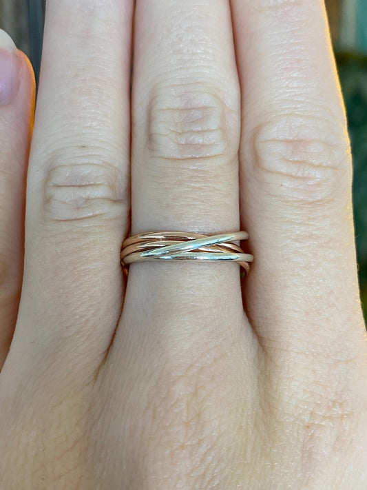 Vintage Solid 9k Rose & White Gold Dainty Rolling Ring - Size 8.5