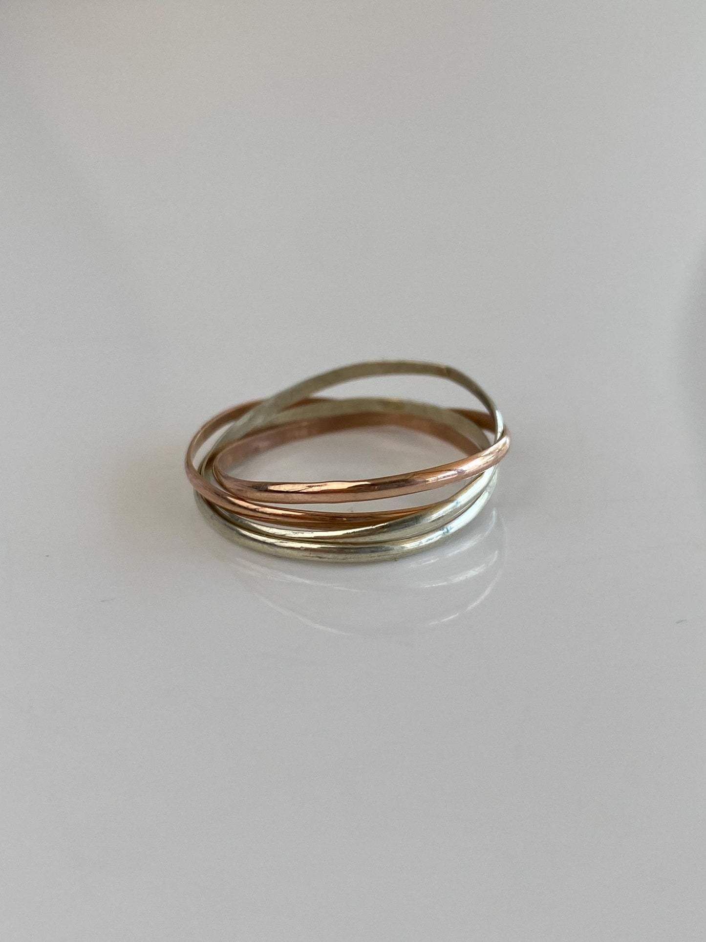 Vintage Solid 9k Rose & White Gold Dainty Rolling Ring - Size 8.5