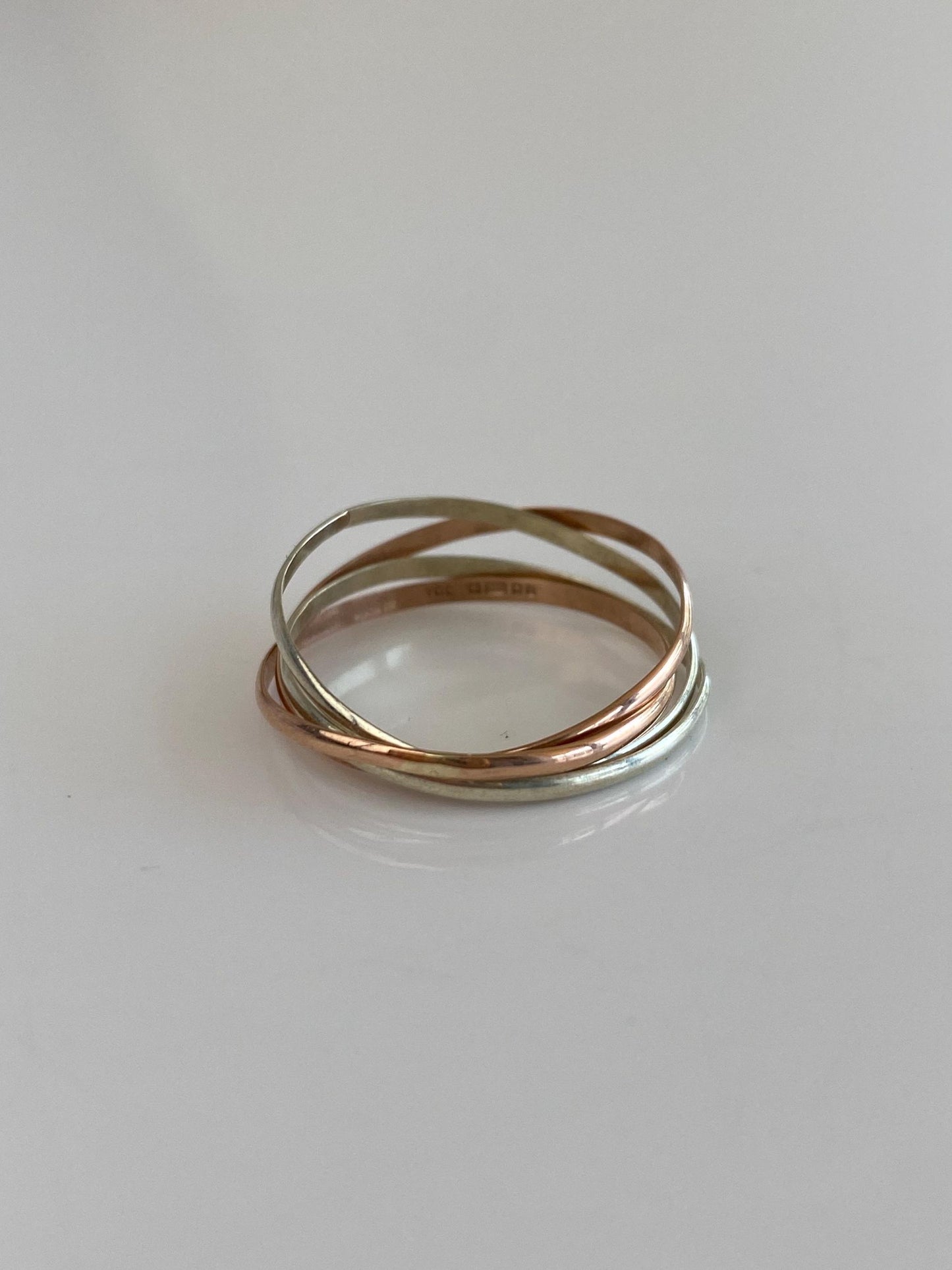 Vintage Solid 9k Rose & White Gold Dainty Rolling Ring - Size 8.5
