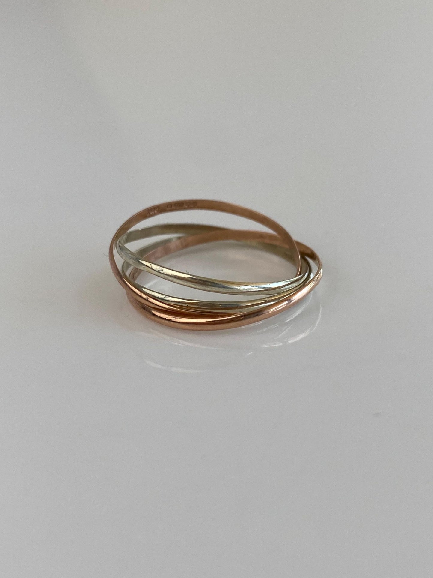 Vintage Solid 9k Rose & White Gold Dainty Rolling Ring - Size 8.5