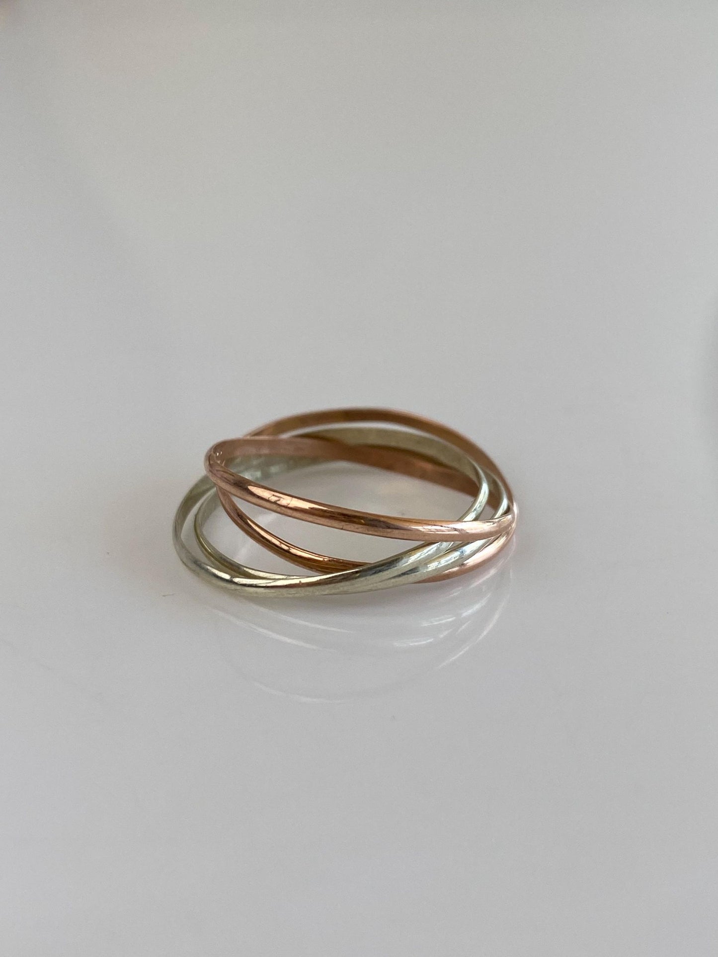 Vintage Solid 9k Rose & White Gold Dainty Rolling Ring - Size 8.5