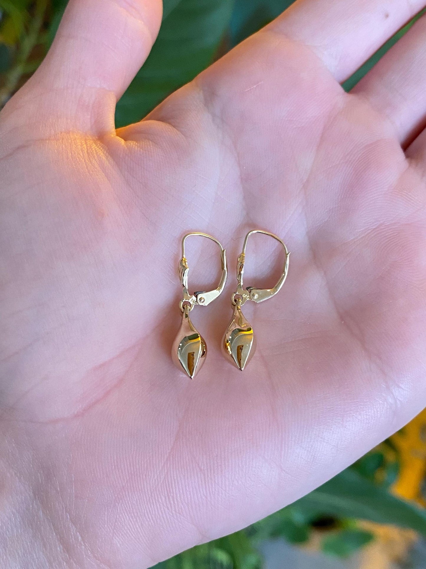 Vintage 14k Yellow Gold Teardrop Dangle Earrings