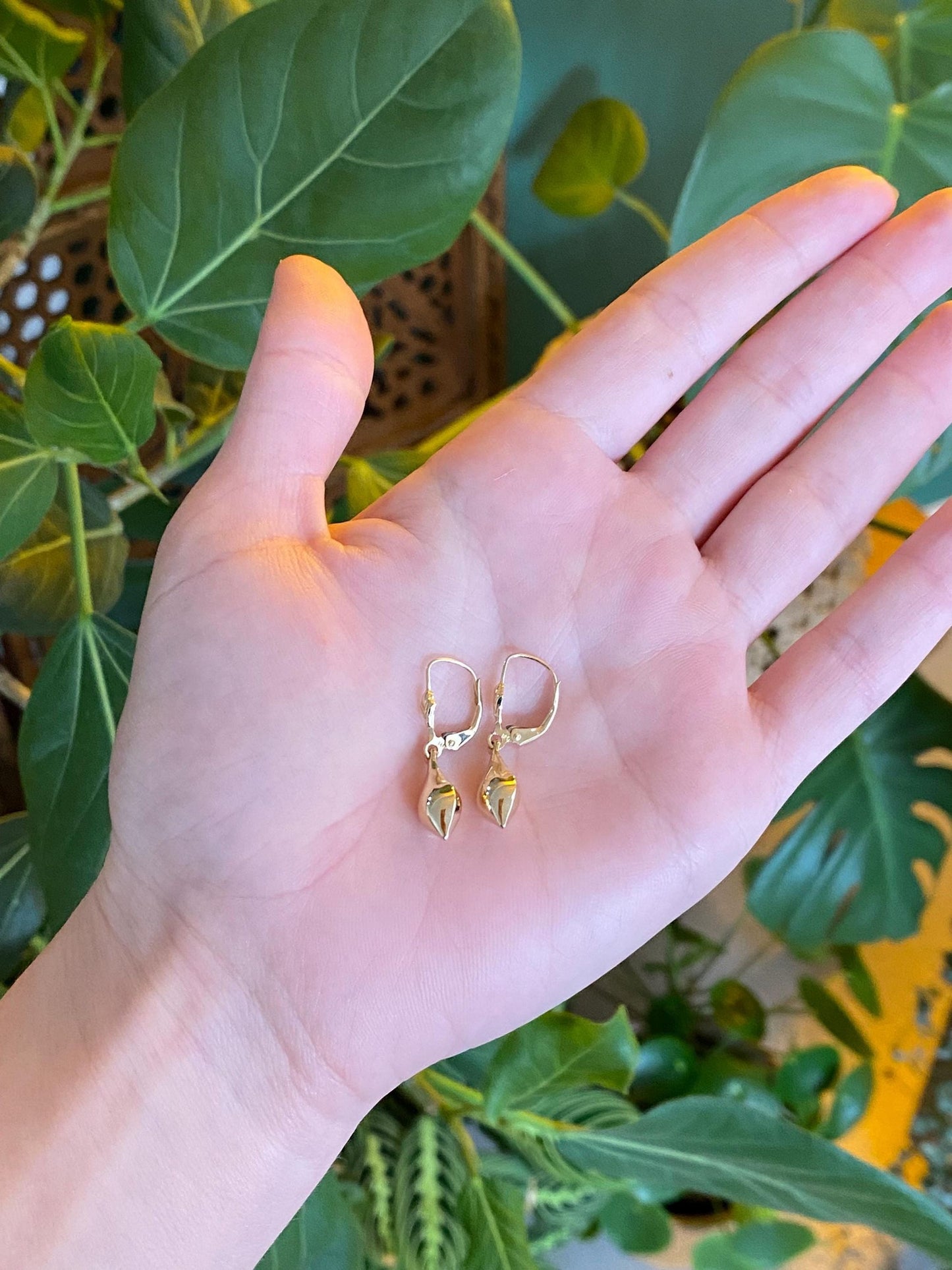 Vintage 14k Yellow Gold Teardrop Dangle Earrings