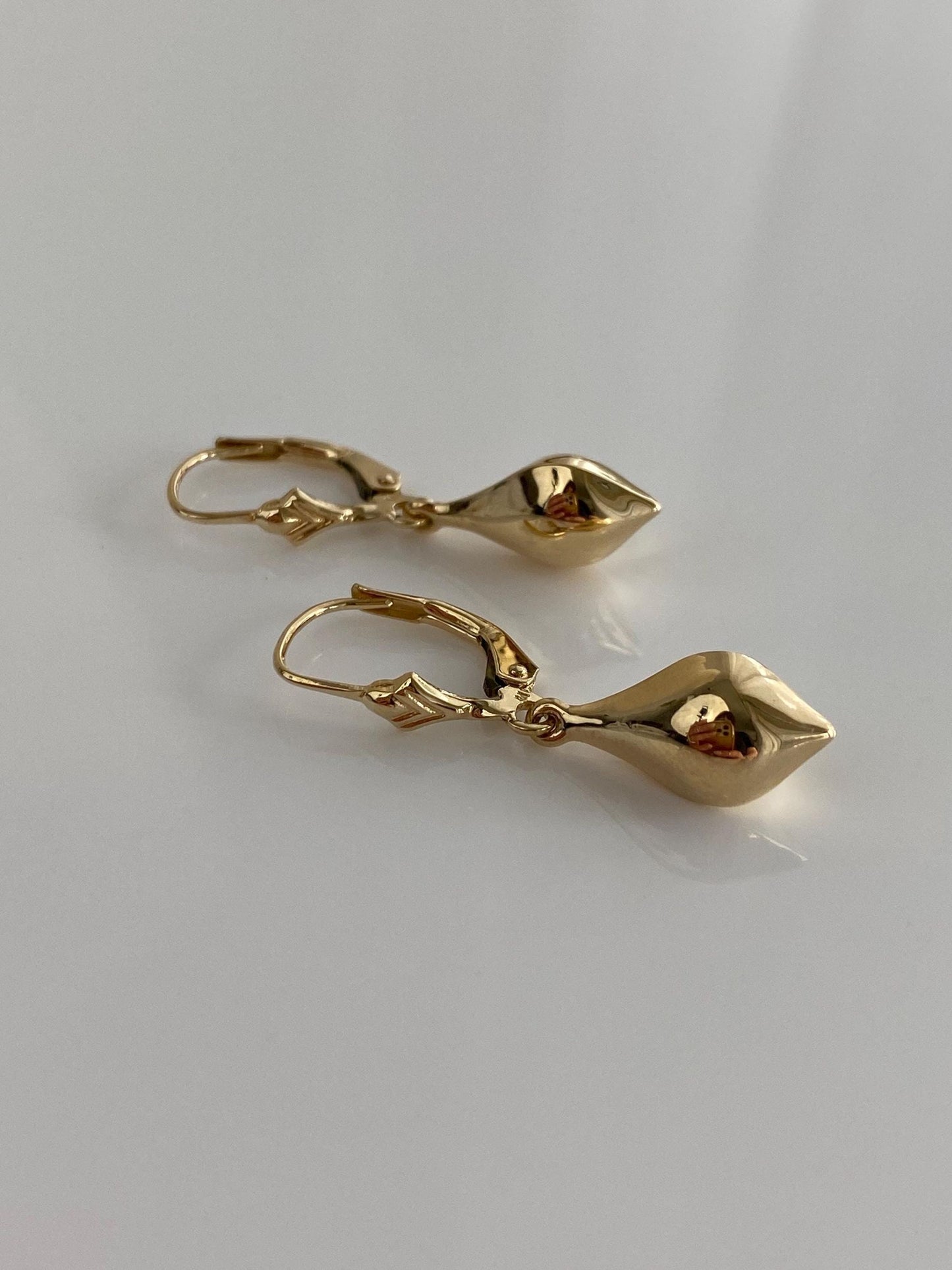 Vintage 14k Yellow Gold Teardrop Dangle Earrings