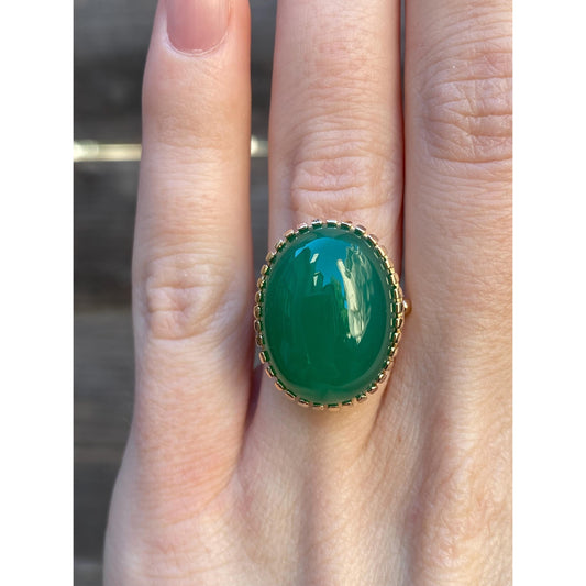 Vintage Solid 14k Yellow Gold Green Chalcedony Cabochon Ring - Size 4.75