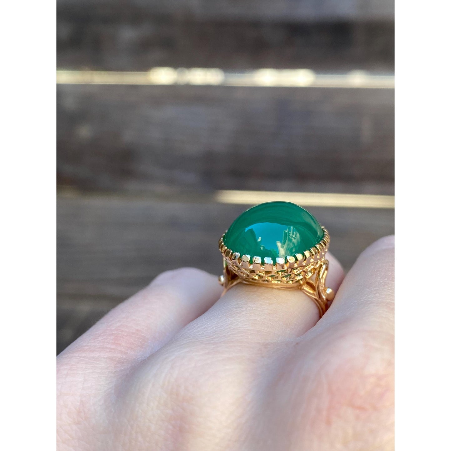 Vintage Solid 14k Yellow Gold Green Chalcedony Cabochon Ring - Size 4.75