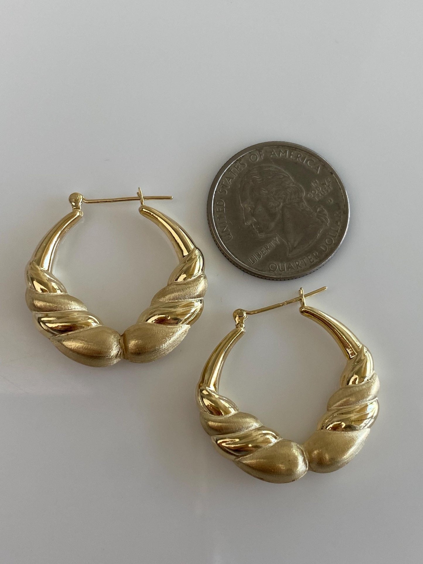 Vintage 14k Yellow Gold Satin Shiny Scalloped Hoop Earrings