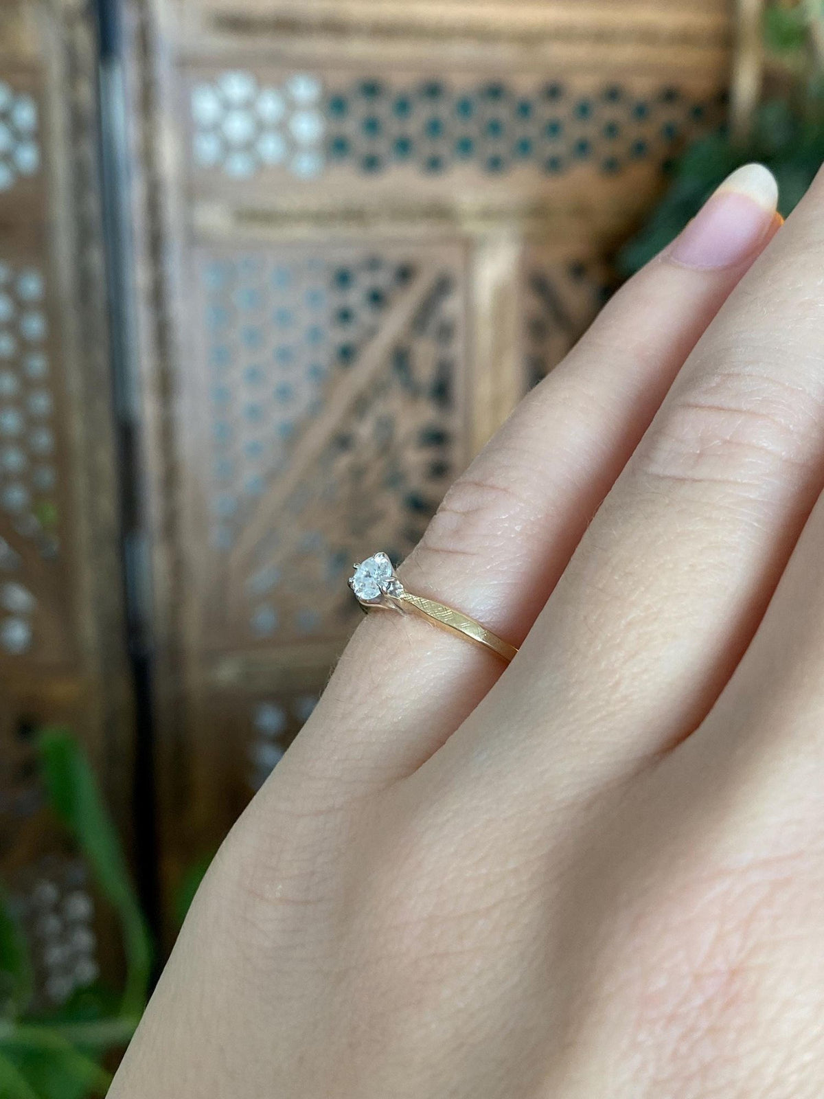 Vintage Solid 14k White & Yellow Gold Diamond Ring - Size 4.5