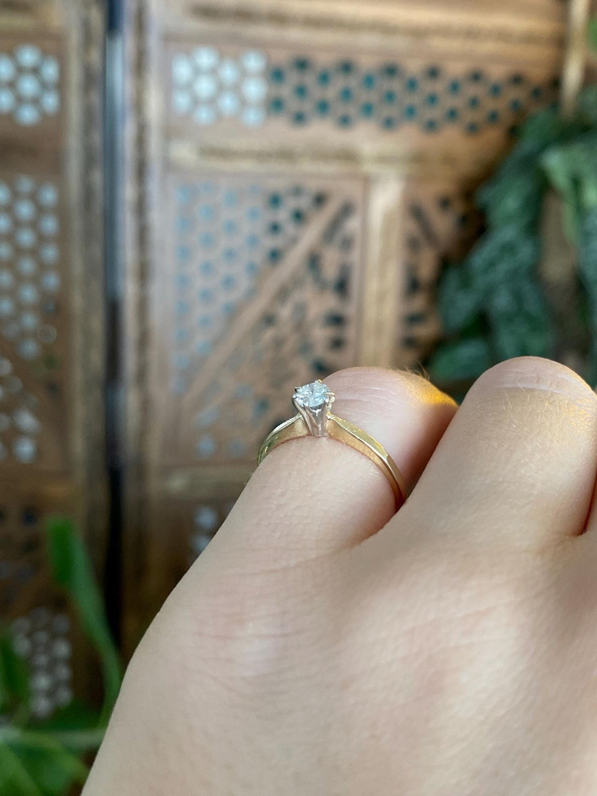 Vintage Solid 14k White & Yellow Gold Diamond Ring - Size 4.5
