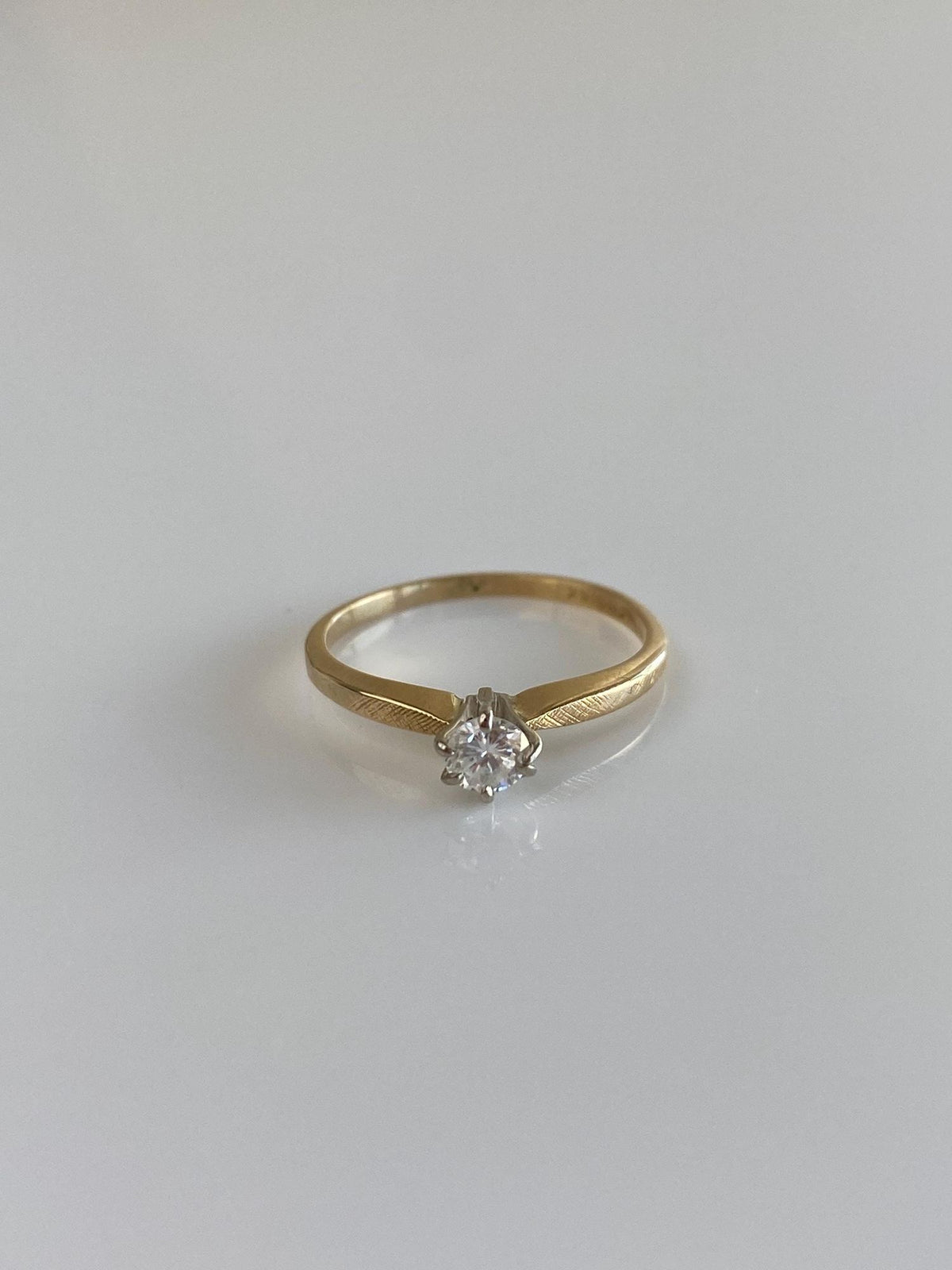 Vintage Solid 14k White & Yellow Gold Diamond Ring - Size 4.5