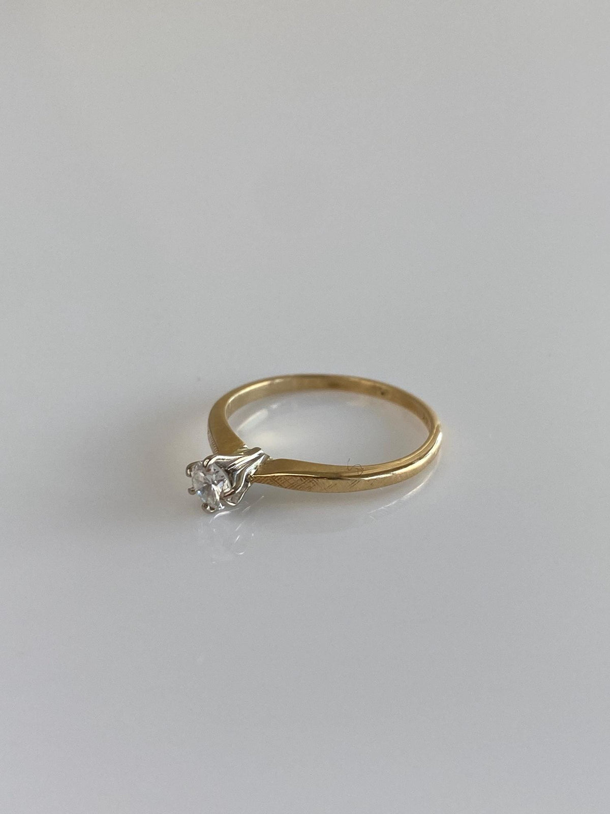 Vintage Solid 14k White & Yellow Gold Diamond Ring - Size 4.5