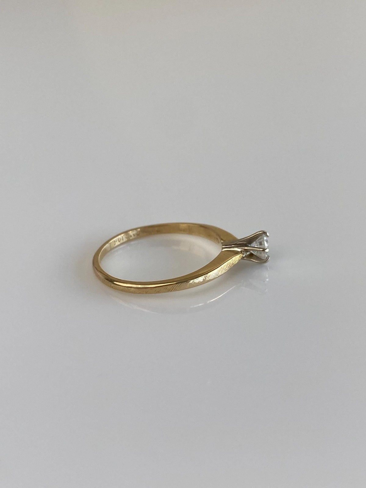 Vintage Solid 14k White & Yellow Gold Diamond Ring - Size 4.5