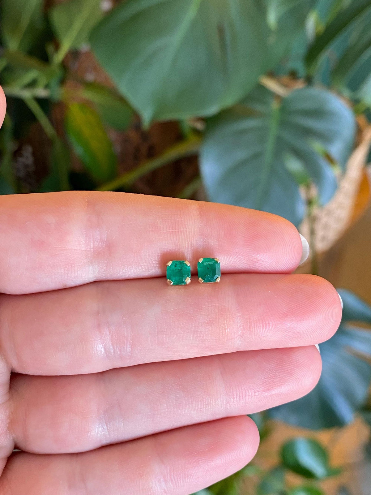 Vintage Solid 14k Yellow Gold Emerald Stud Earrings