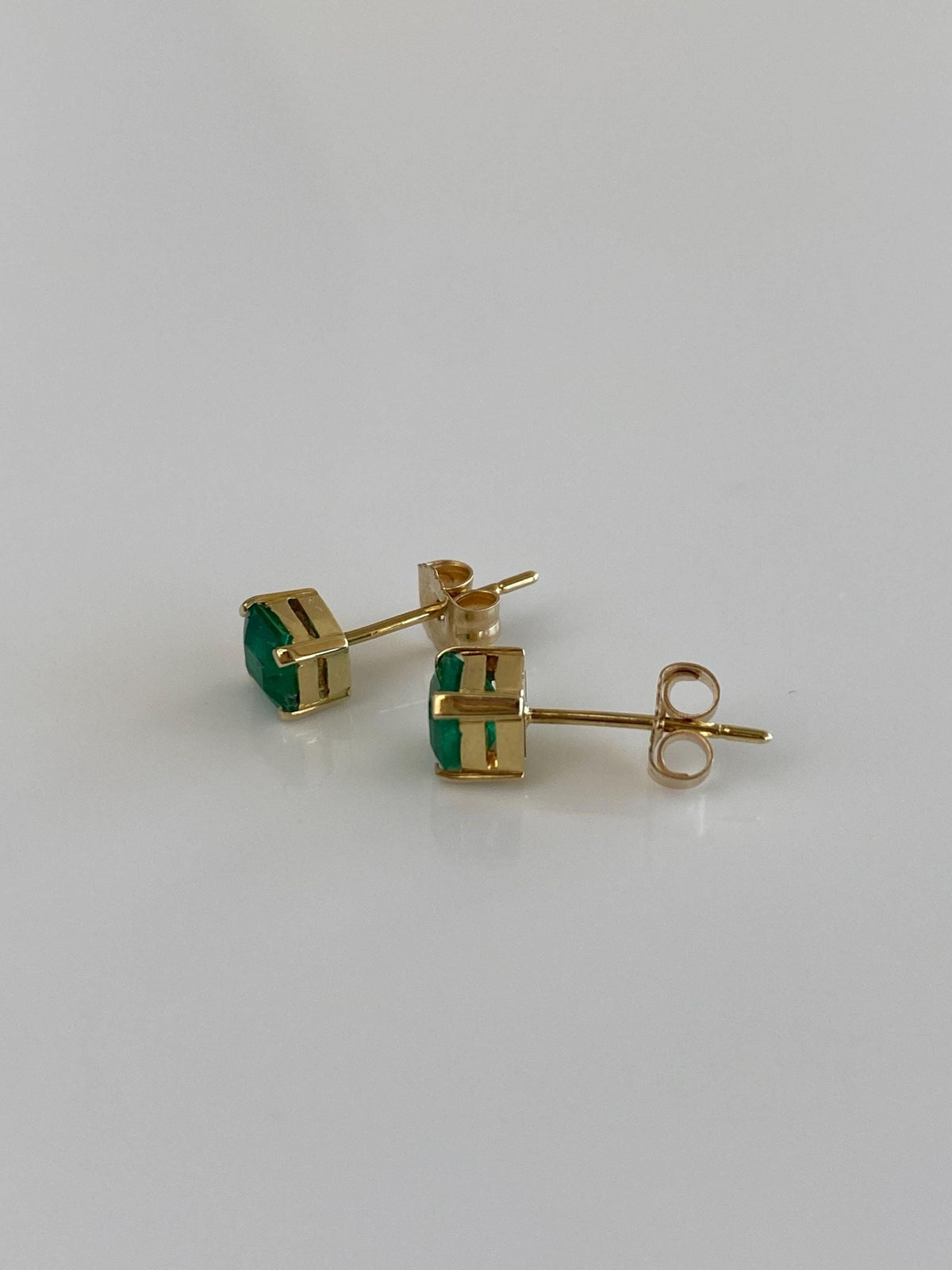 Vintage Solid 14k Yellow Gold Emerald Stud Earrings