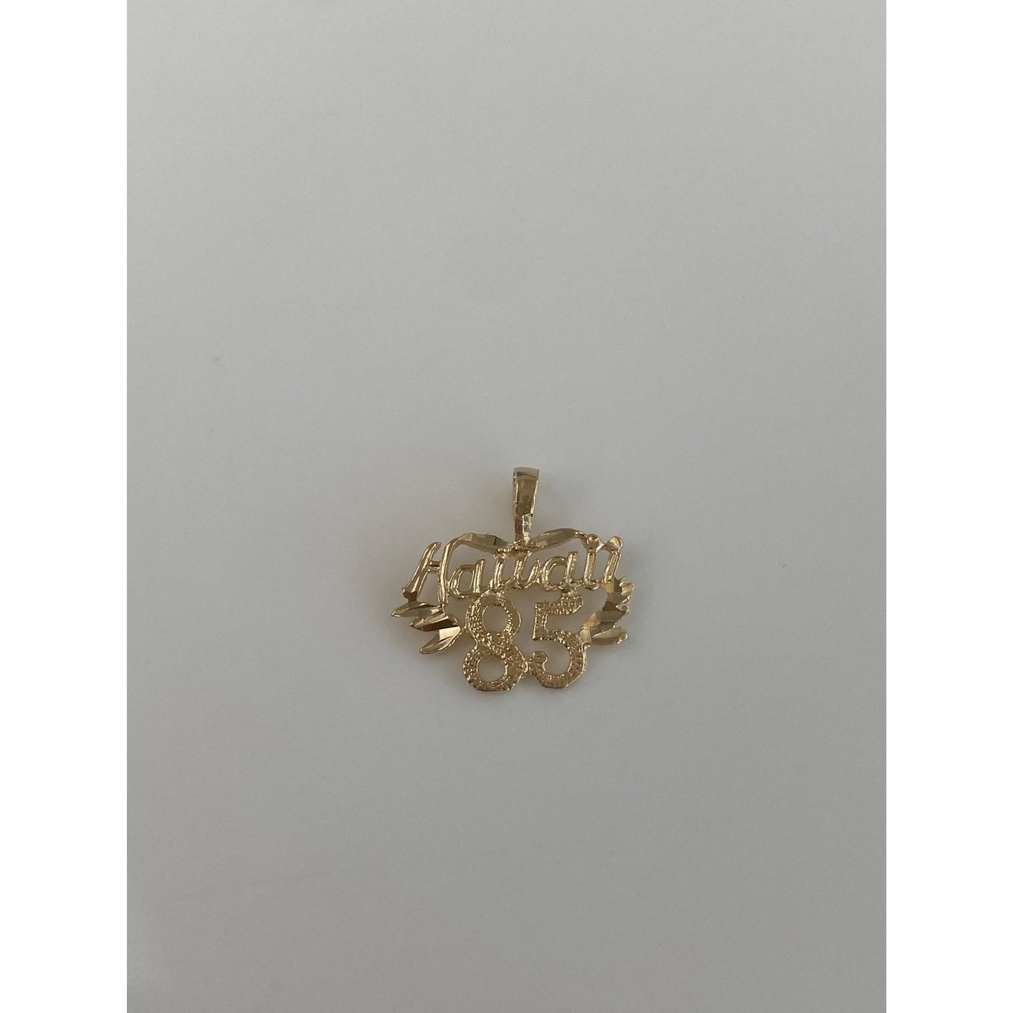 Vintage Solid 14k Yellow Gold Hawaii 85 Charm