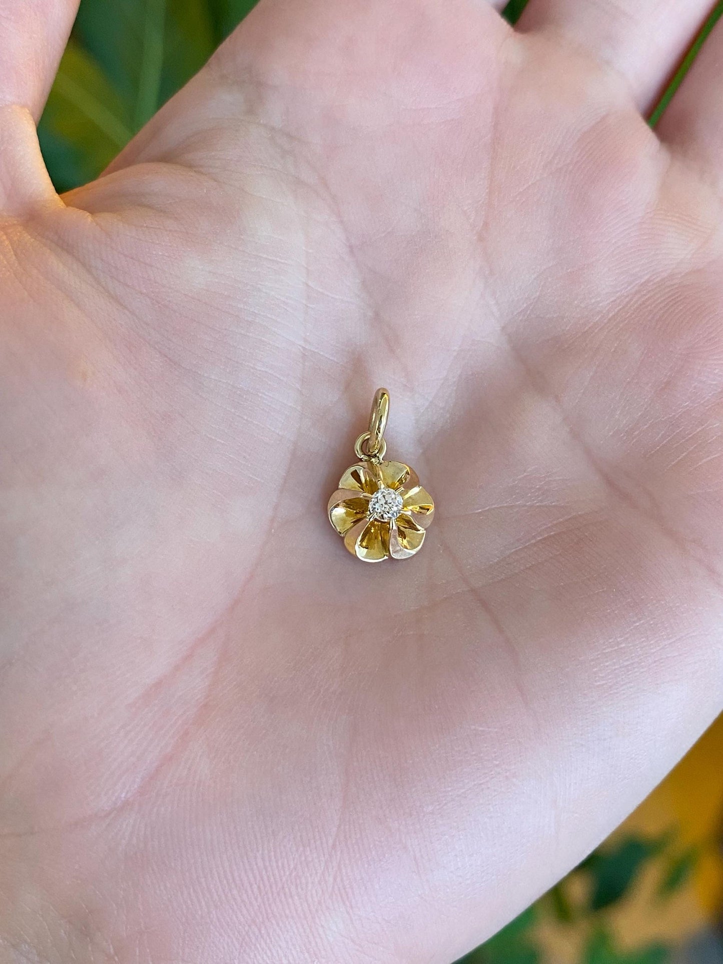 Vintage Solid 14k Yellow Gold Diamond Flower Charm