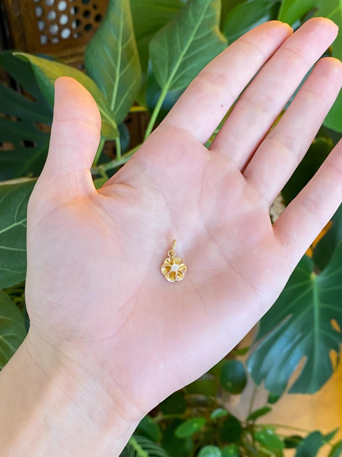 Vintage Solid 14k Yellow Gold Diamond Flower Charm
