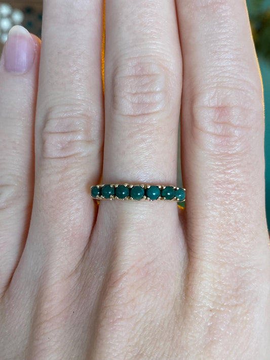 Vintage Solid 14k Yellow Gold Green Stone Ring Band - Size 7.75