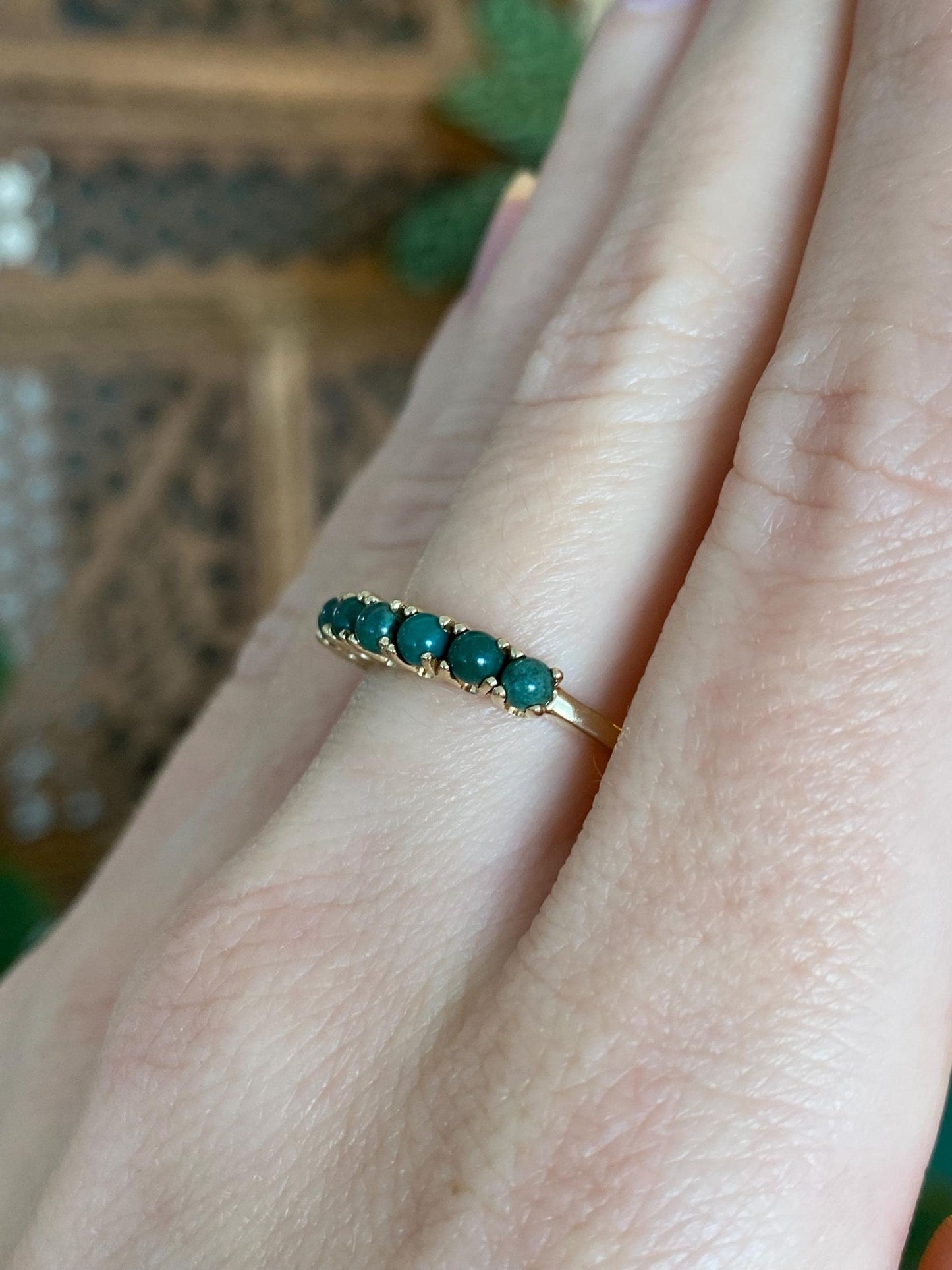 Vintage Solid 14k Yellow Gold Green Stone Ring Band - Size 7.75