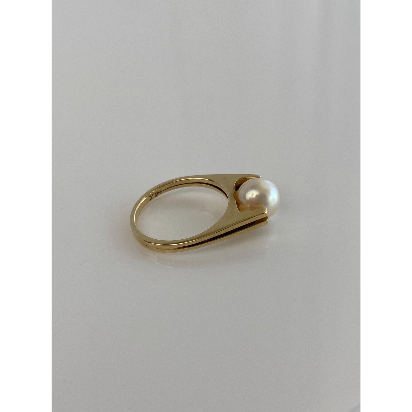 Vintage Solid 14k Yellow Gold Pearl Ring - Size 5.75