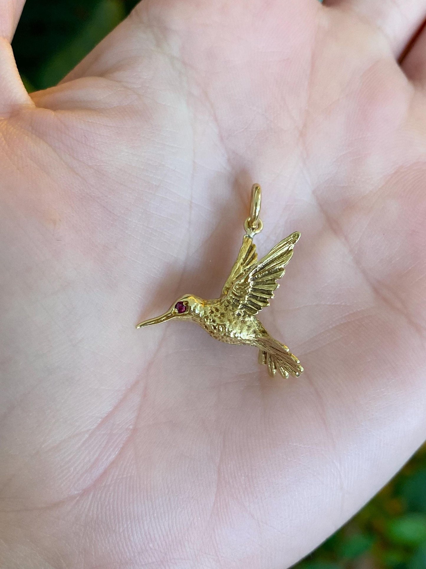 Vintage Solid 18k Yellow Gold Pink Sapphire Hummingbird Charm