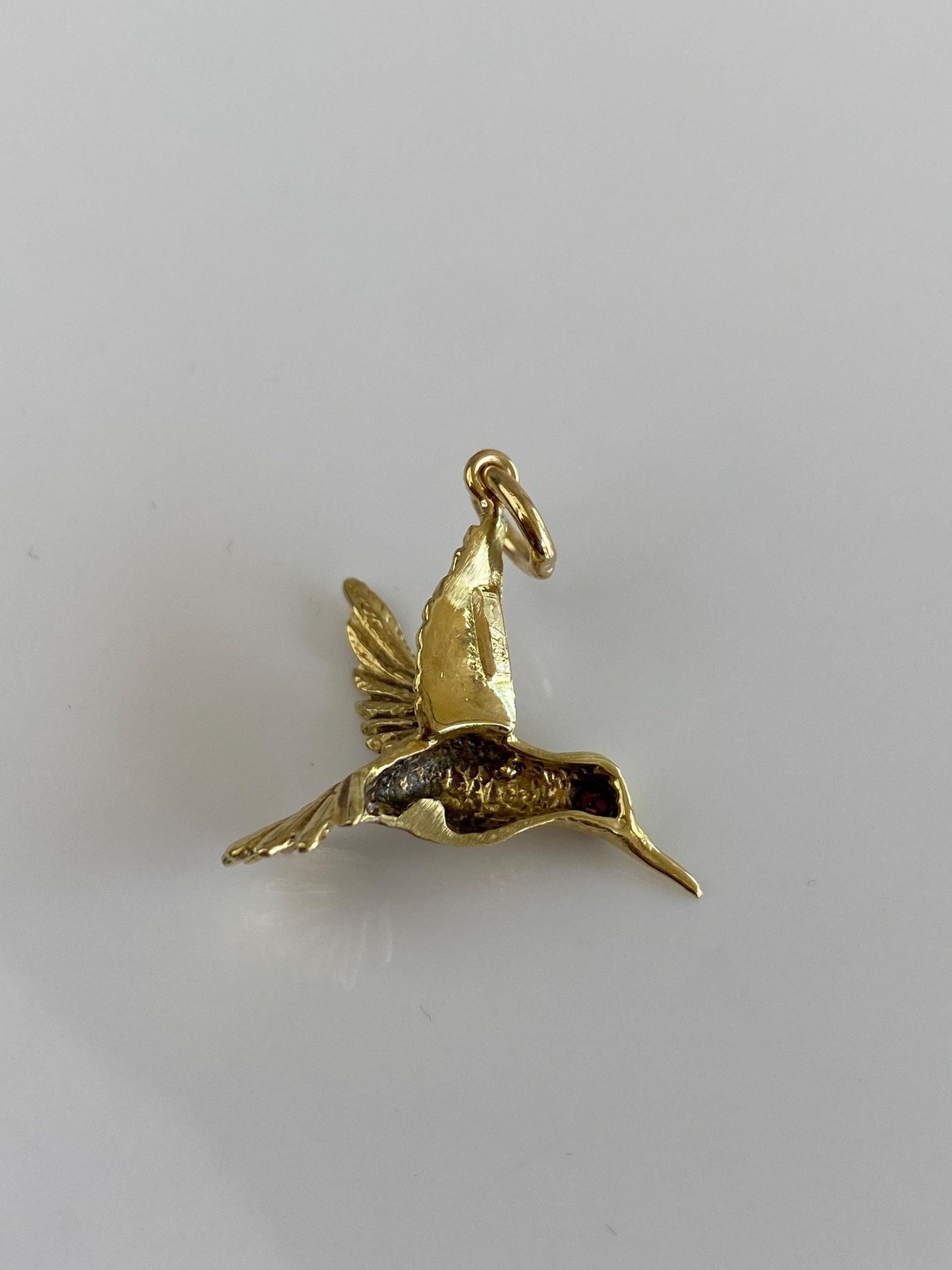 Vintage Solid 18k Yellow Gold Pink Sapphire Hummingbird Charm